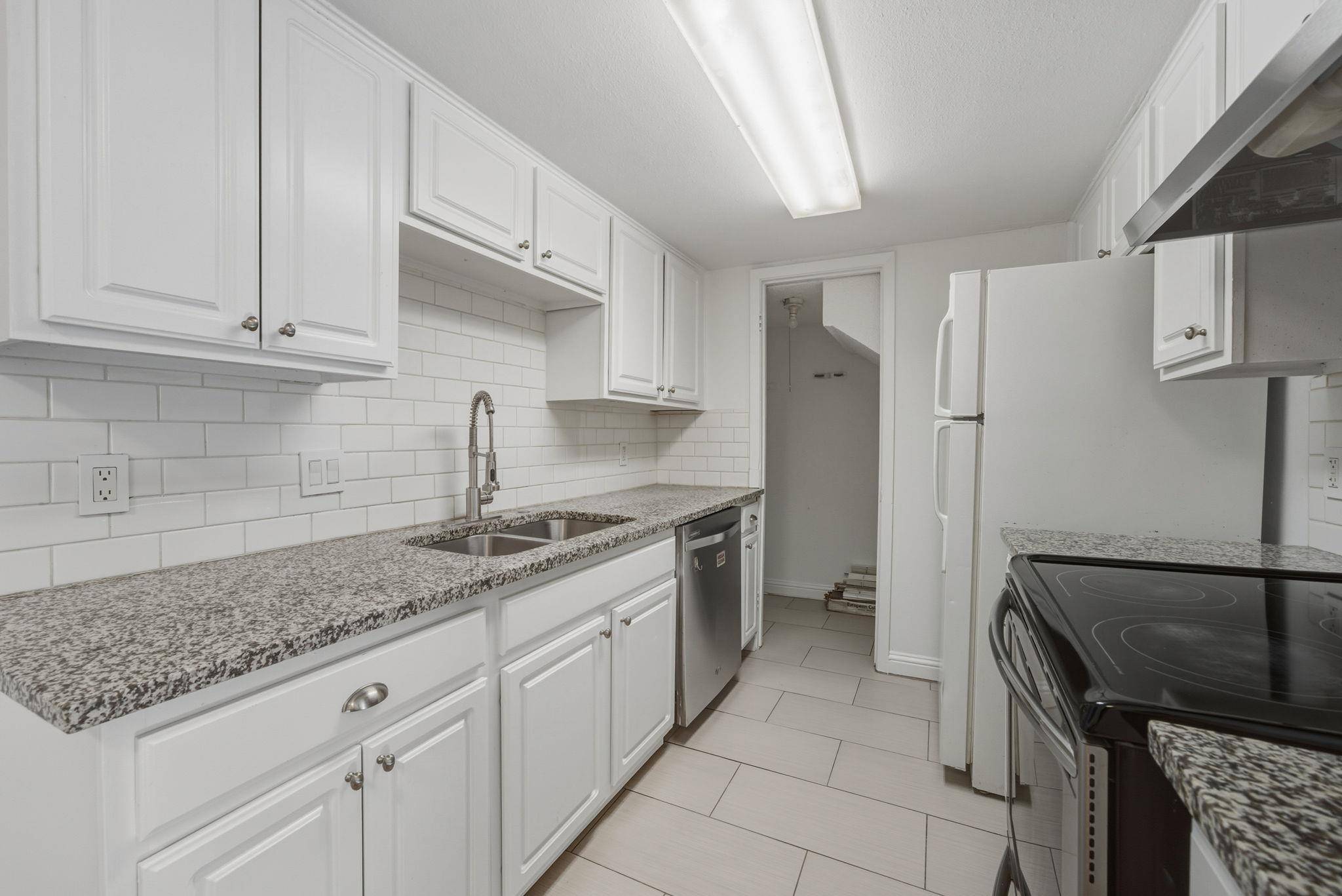 2124 Burton DR #125, Austin, TX 78741