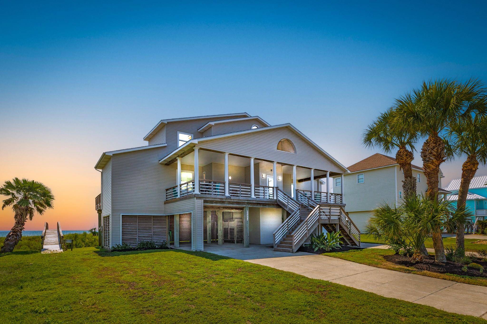 20911 W Sand Hill DR, Galveston, TX 77554