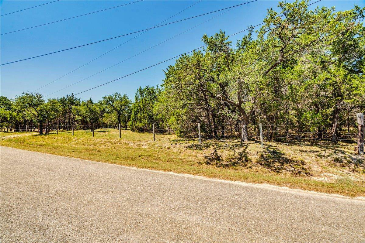 901 Todo LN, Driftwood, TX 78619