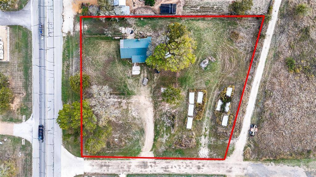 655 NW Loop 230, Smithville, TX 78957