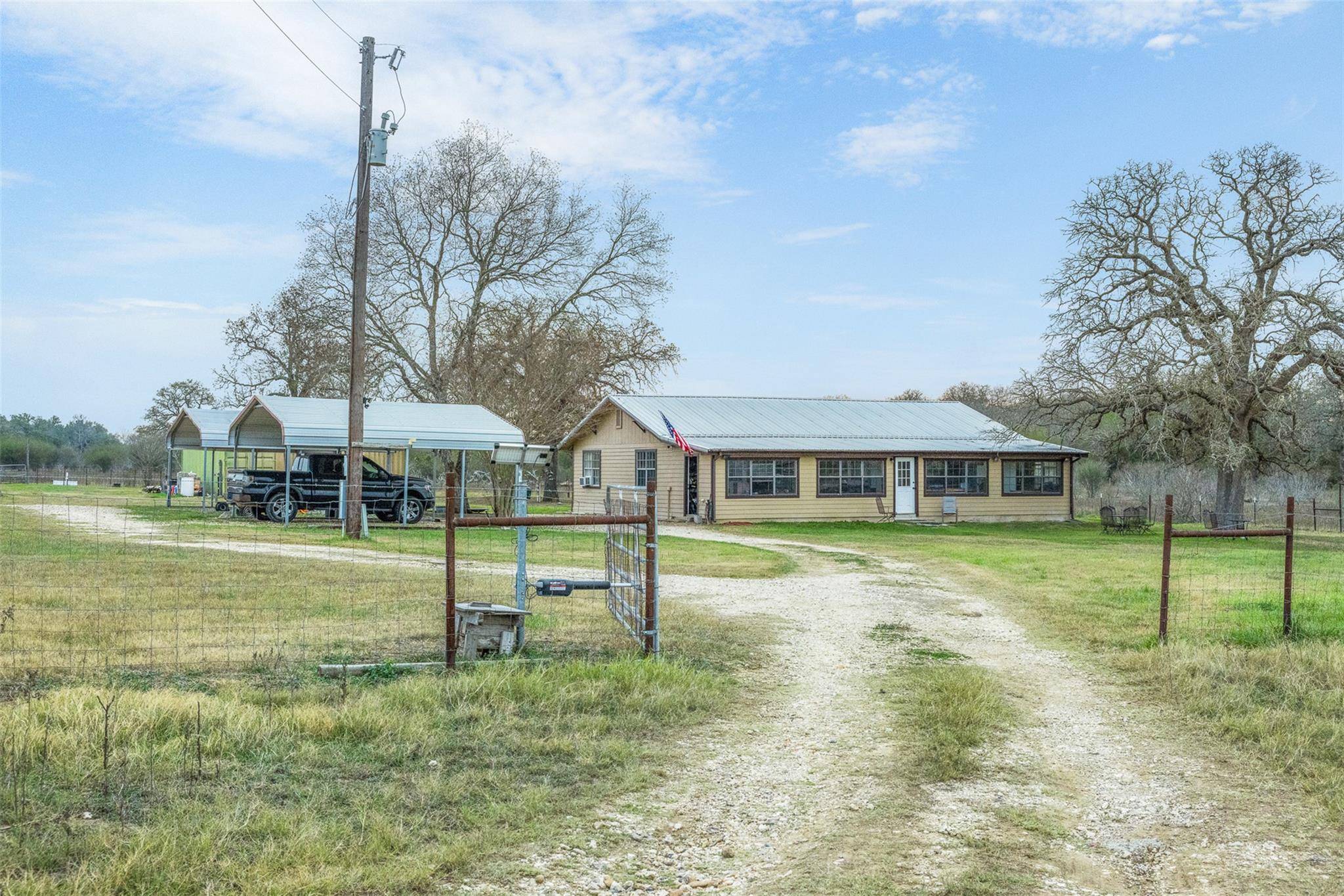 4025 County Road 284, Harwood, TX 78632