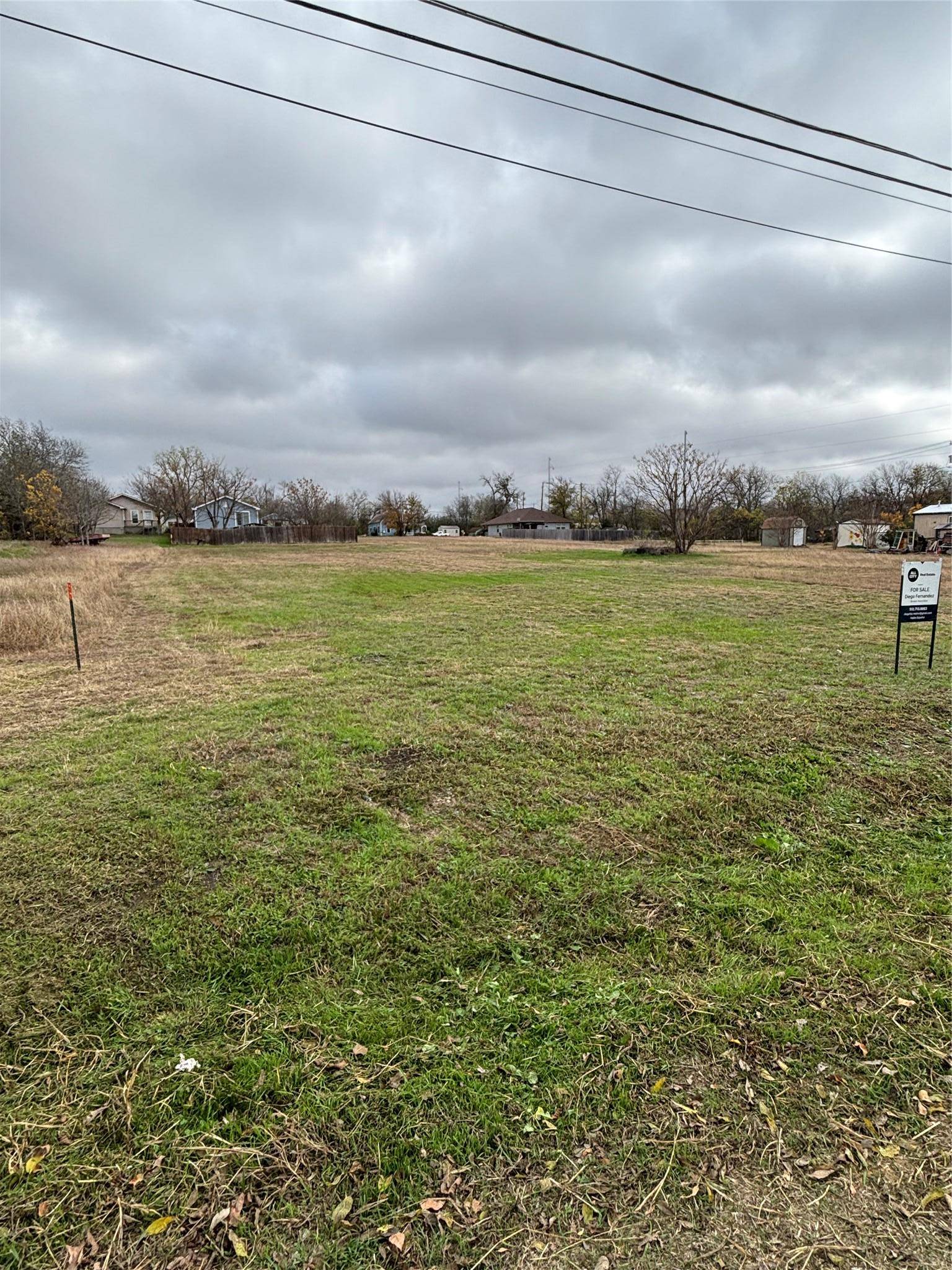 1302 Frink ST, Taylor, TX 76574