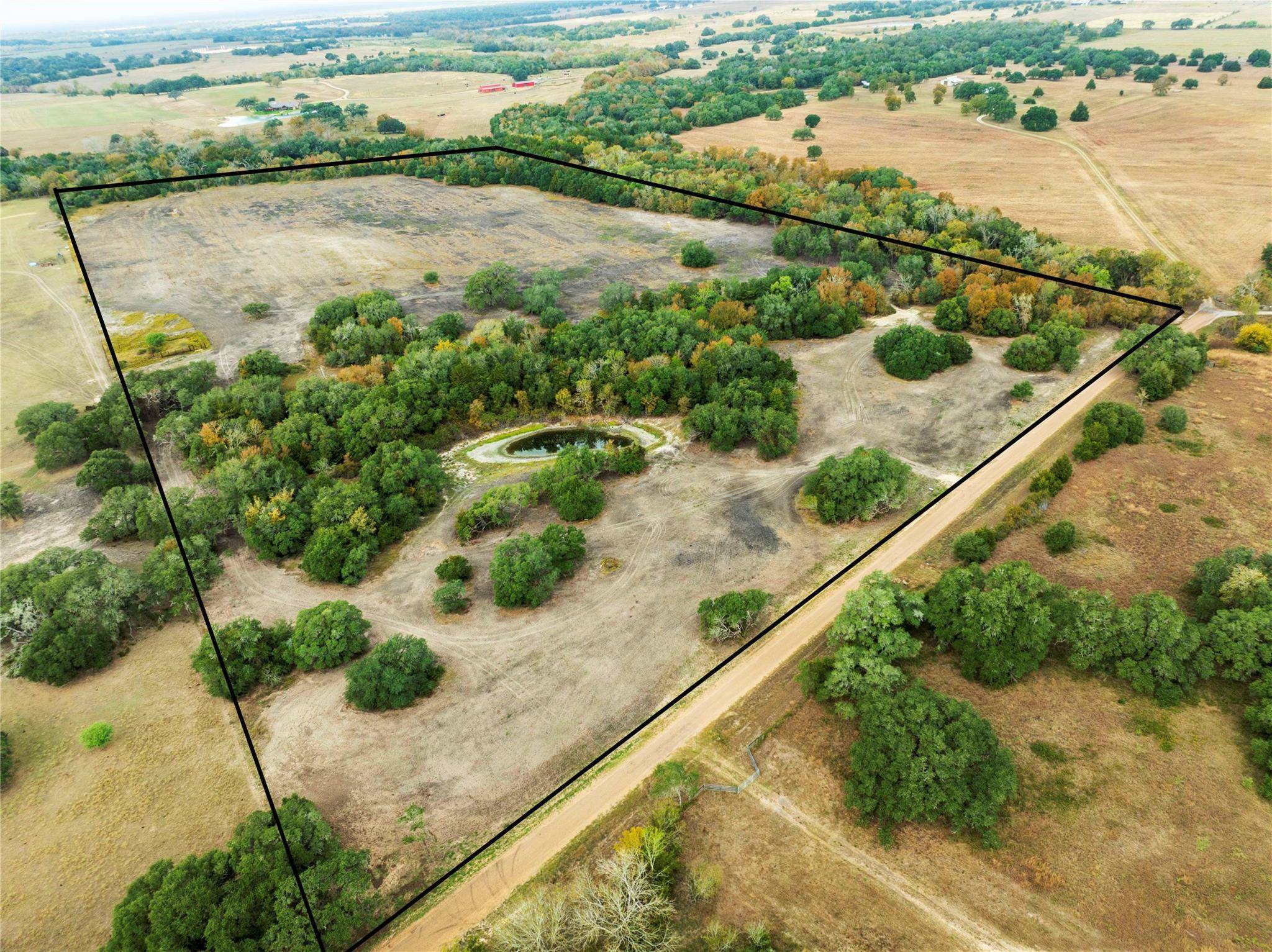 1250 Ladewig LN, Schulenburg, TX 78956