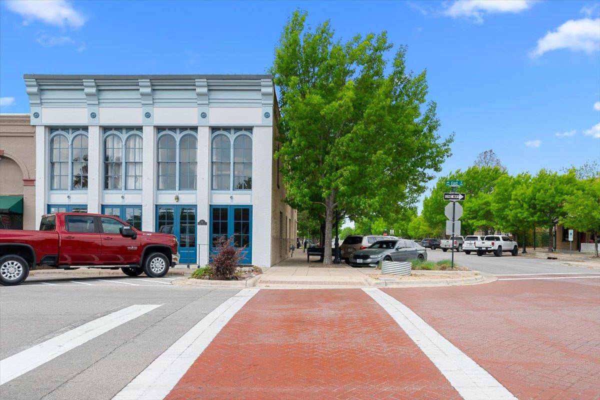 117 East ST, Hutto, TX 78634