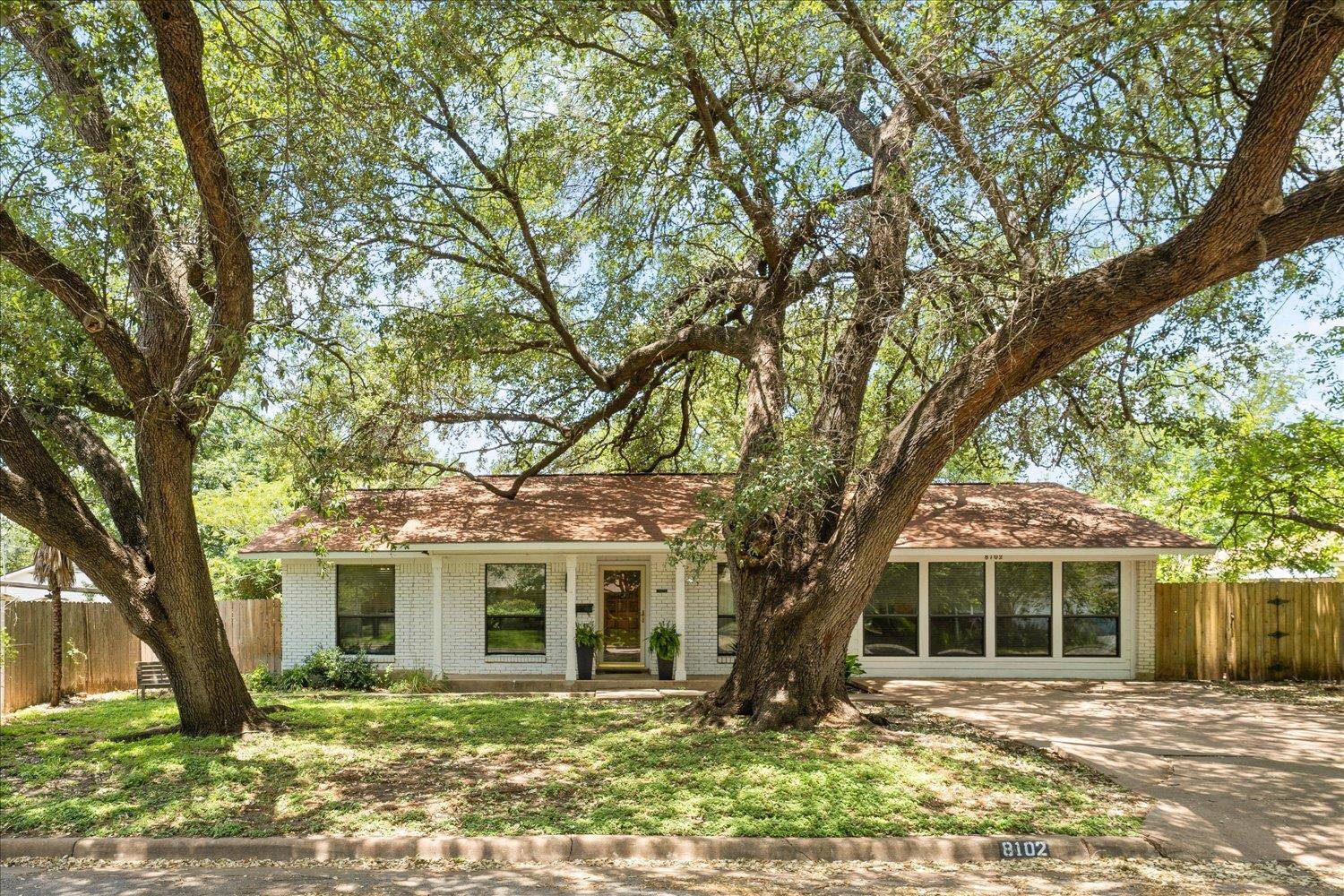 8102 Shadowood DR, Austin, TX 78757