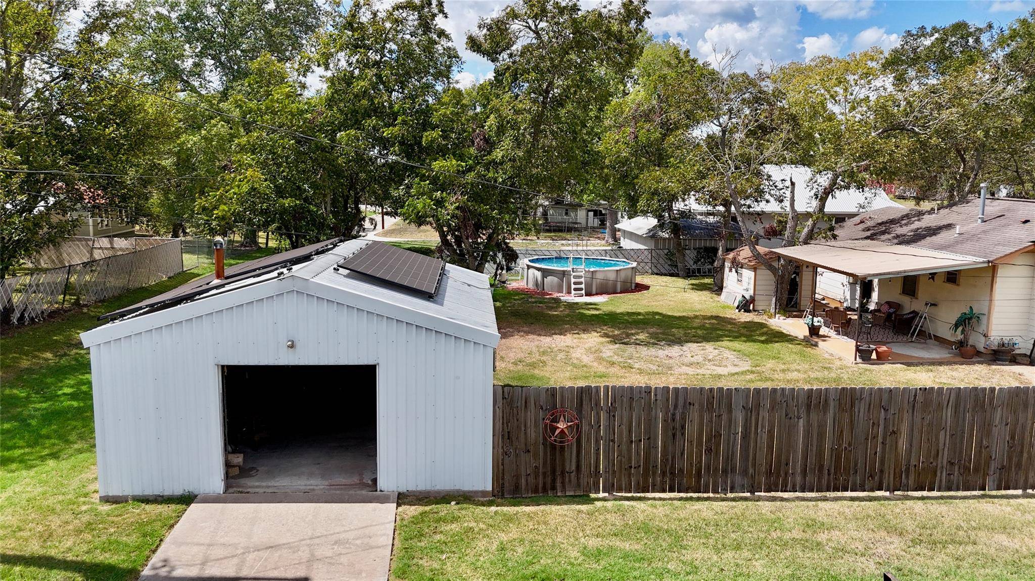 302 S Main ST, Schulenburg, TX 78956