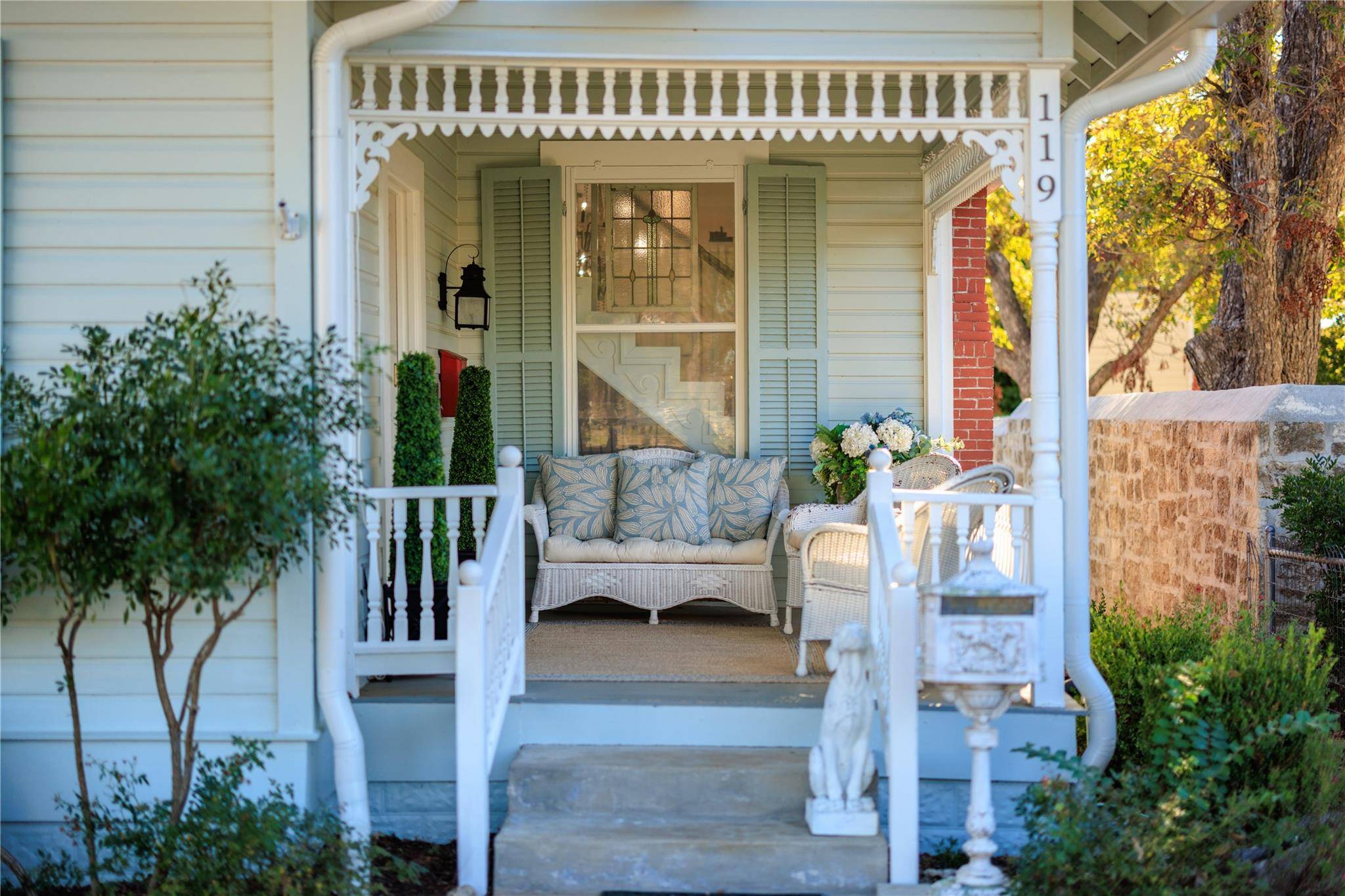 119 W San Antonio ST, Fredericksburg, TX 78624
