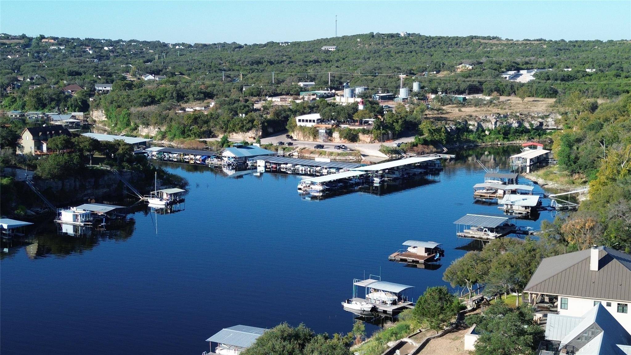 909 Cat Hollow Club DR, Spicewood, TX 78669