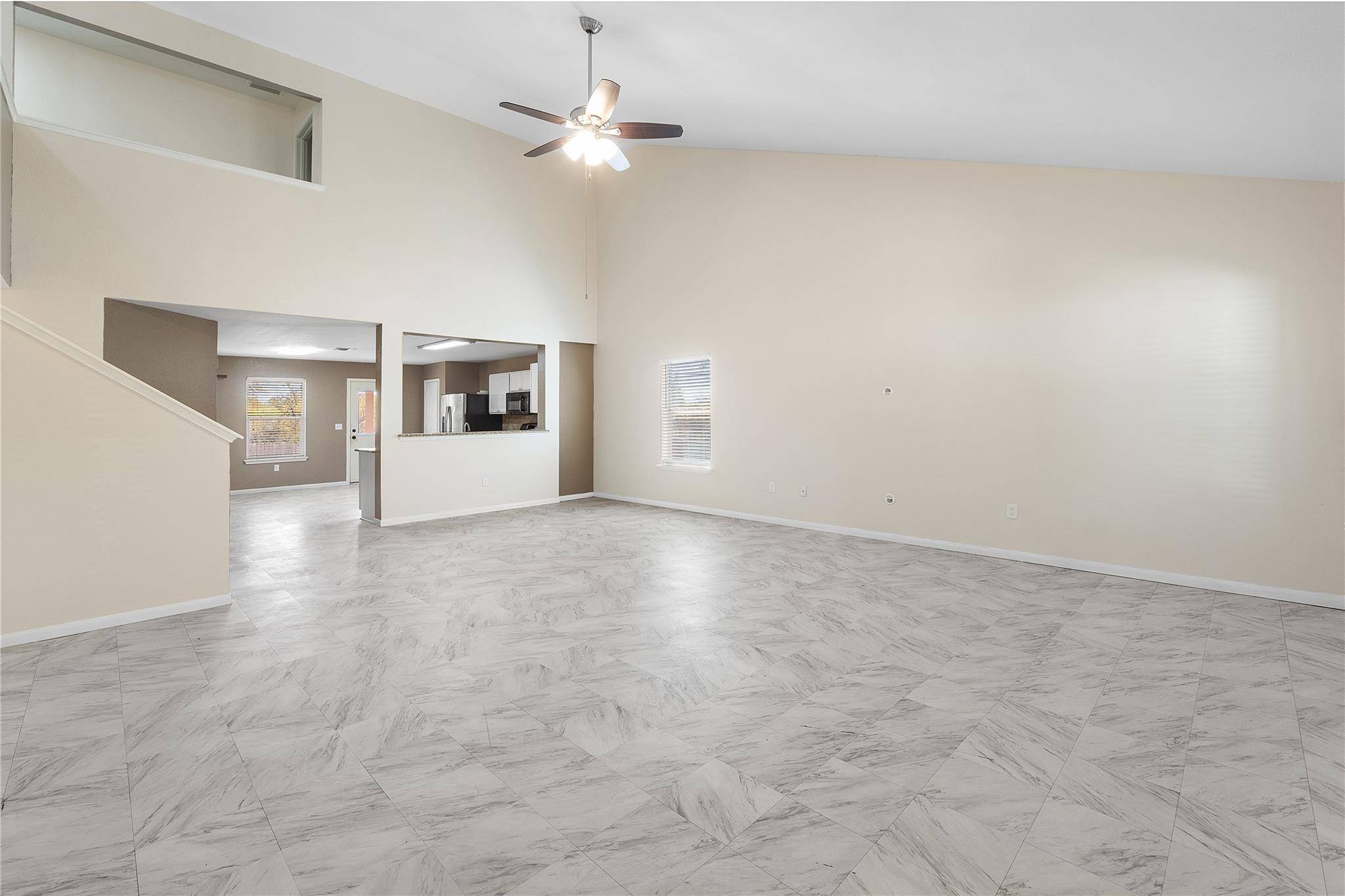 18436 Weatherby LN, Elgin, TX 78621