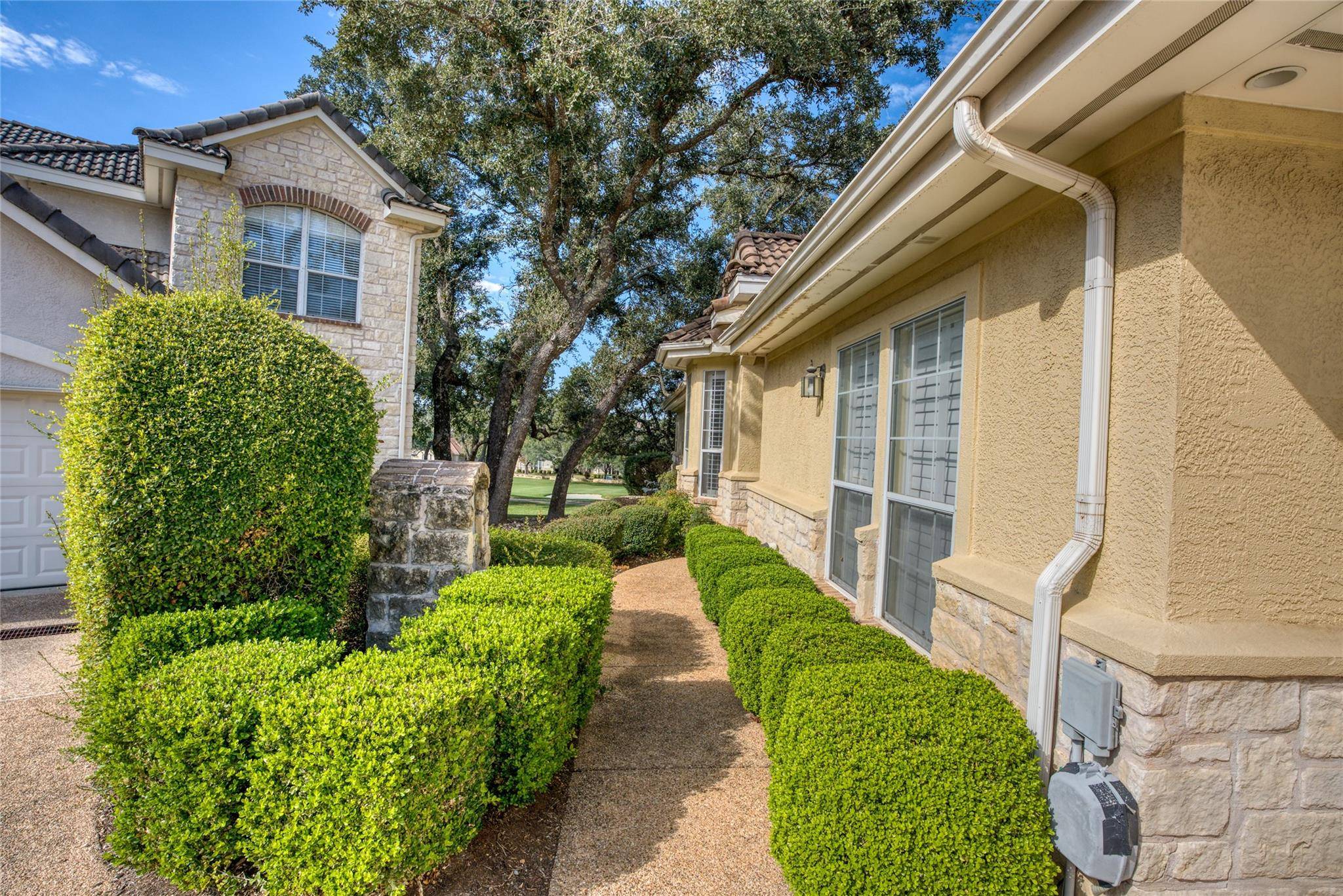 219 The Hills DR #5, The Hills, TX 78738