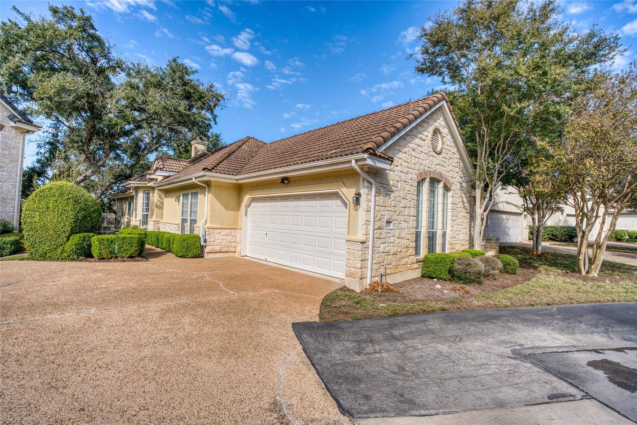 219 The Hills DR #5, The Hills, TX 78738