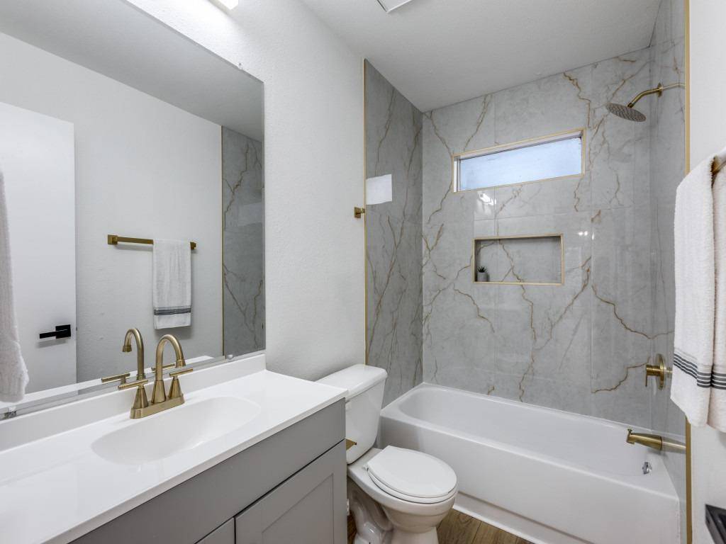 1845 River Crossing CIR #A, Austin, TX 78741