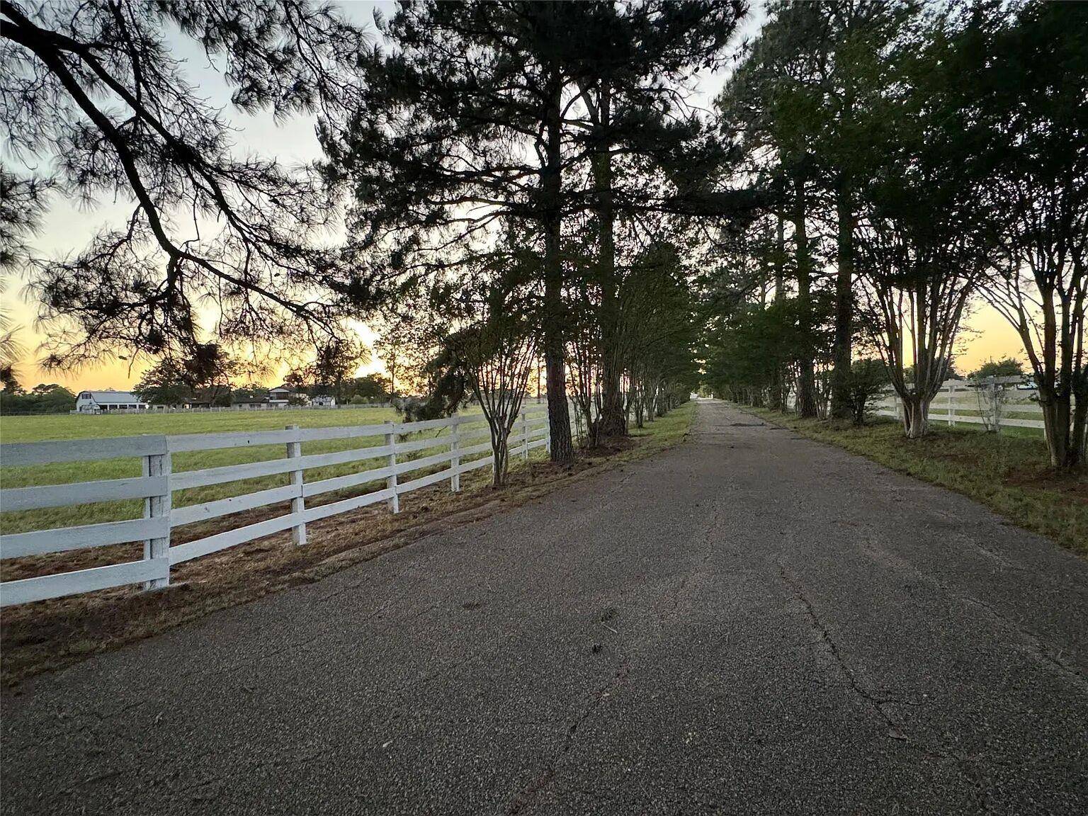 2520 Hwy 304, Smithville, TX 78957