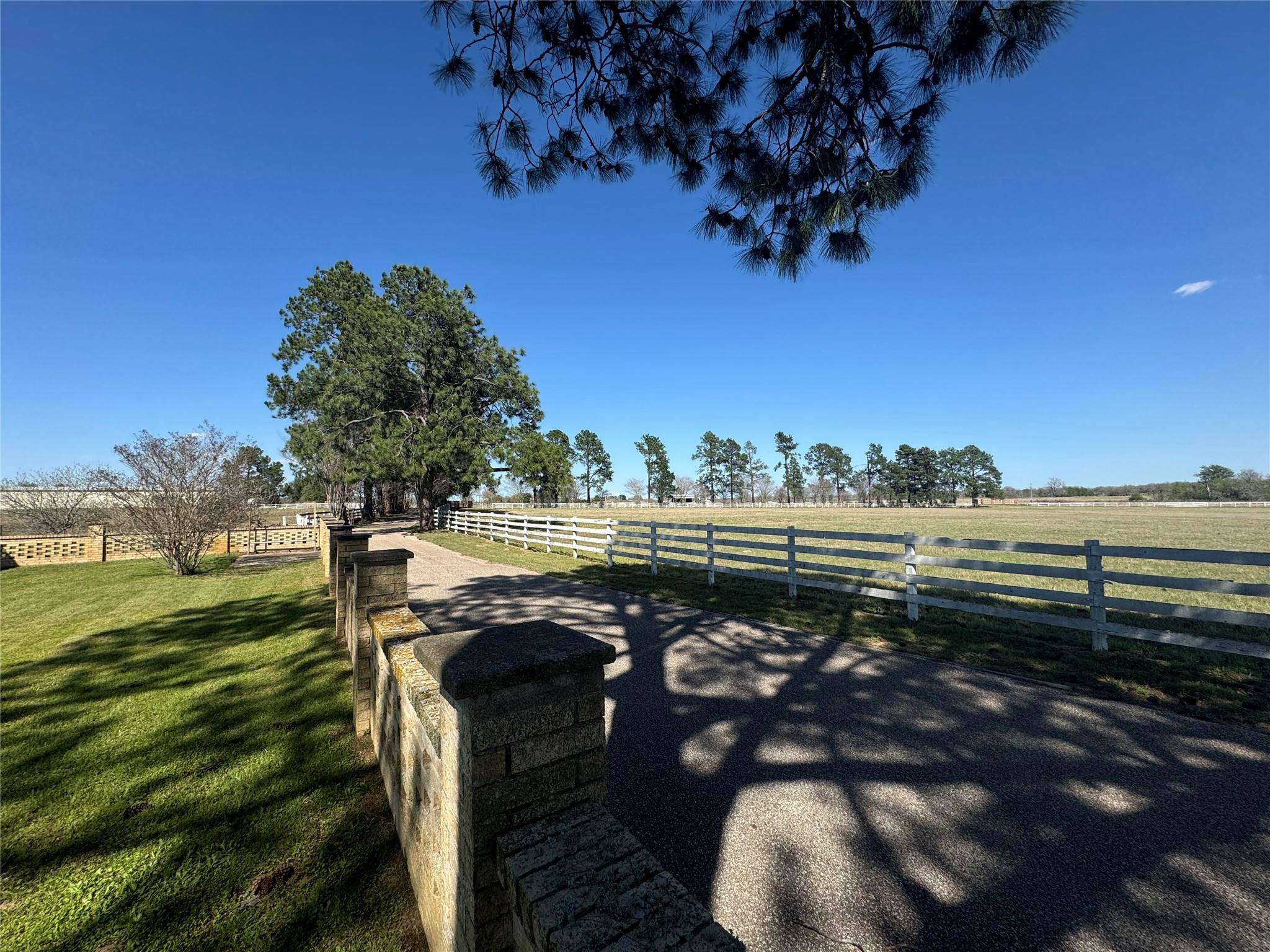 2520 Hwy 304, Smithville, TX 78957