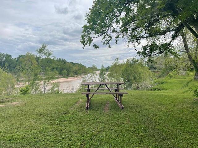 9202 N FM 331, Bellville, TX 77418