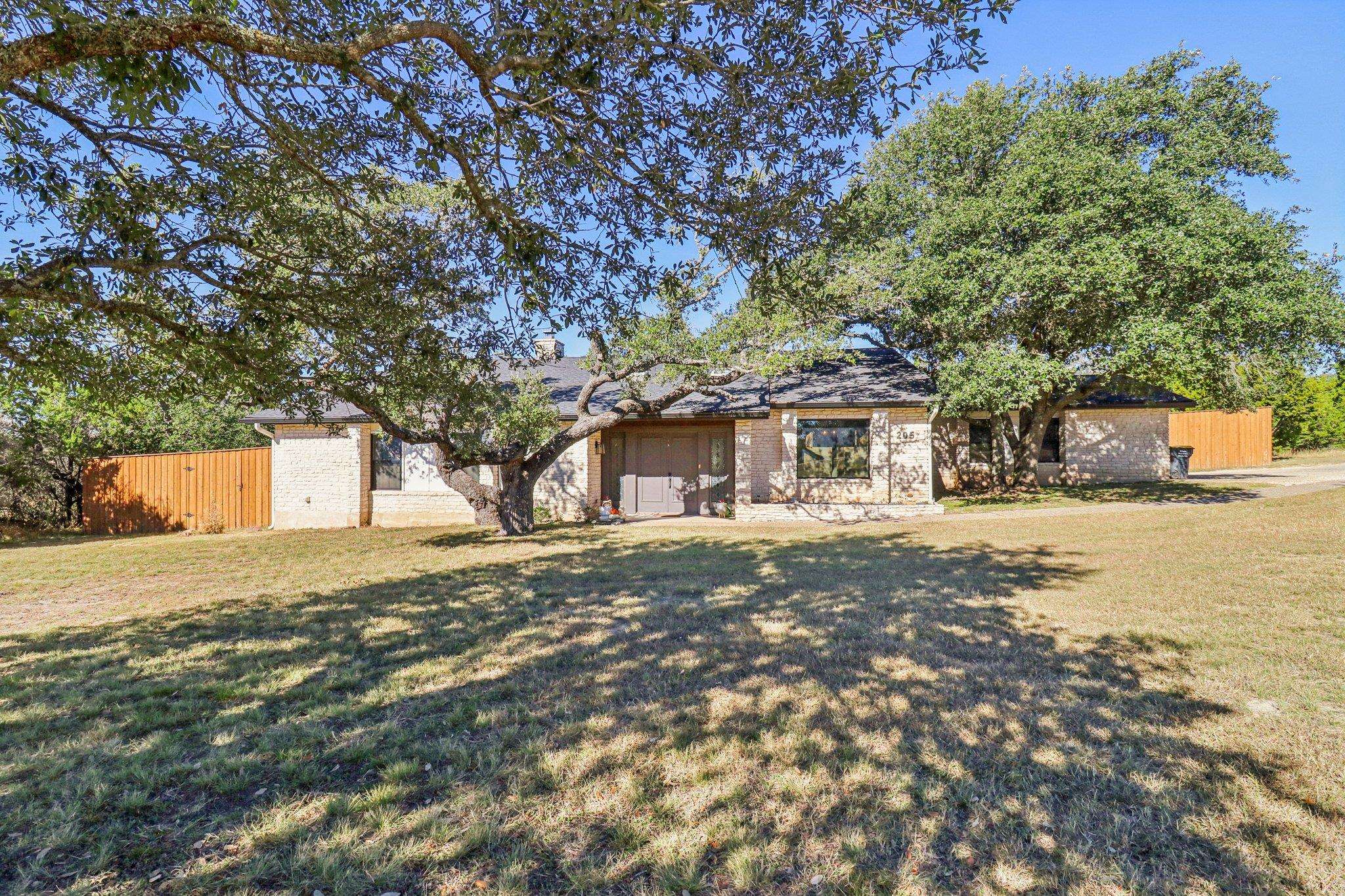 205 Northwood Hills DR, Fredericksburg, TX 78624