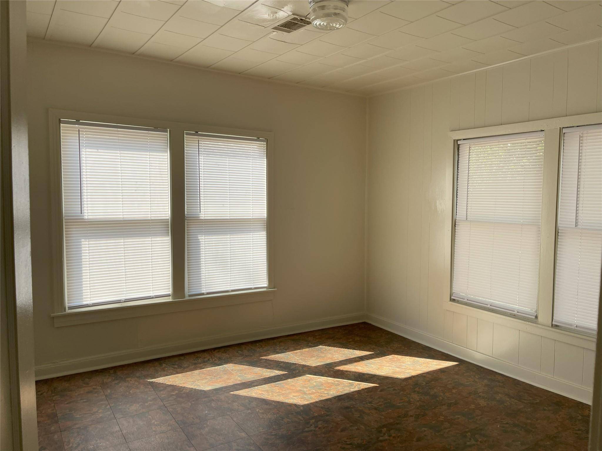 1521 N Hamilton ST, Gonzales, TX 78629