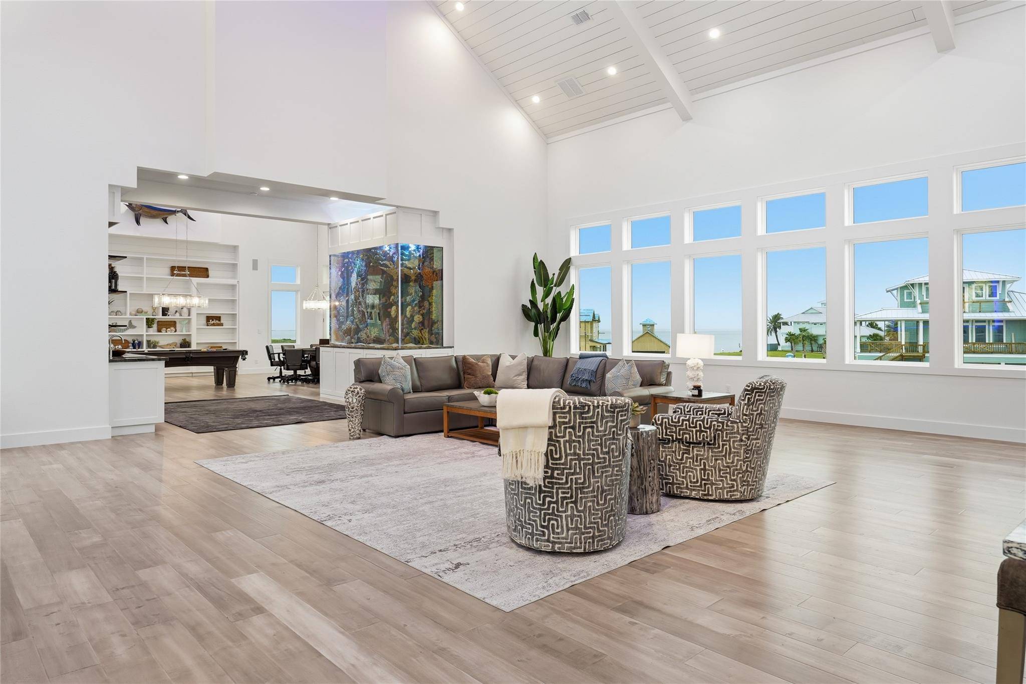 305 Estes DR, Rockport, TX 78382
