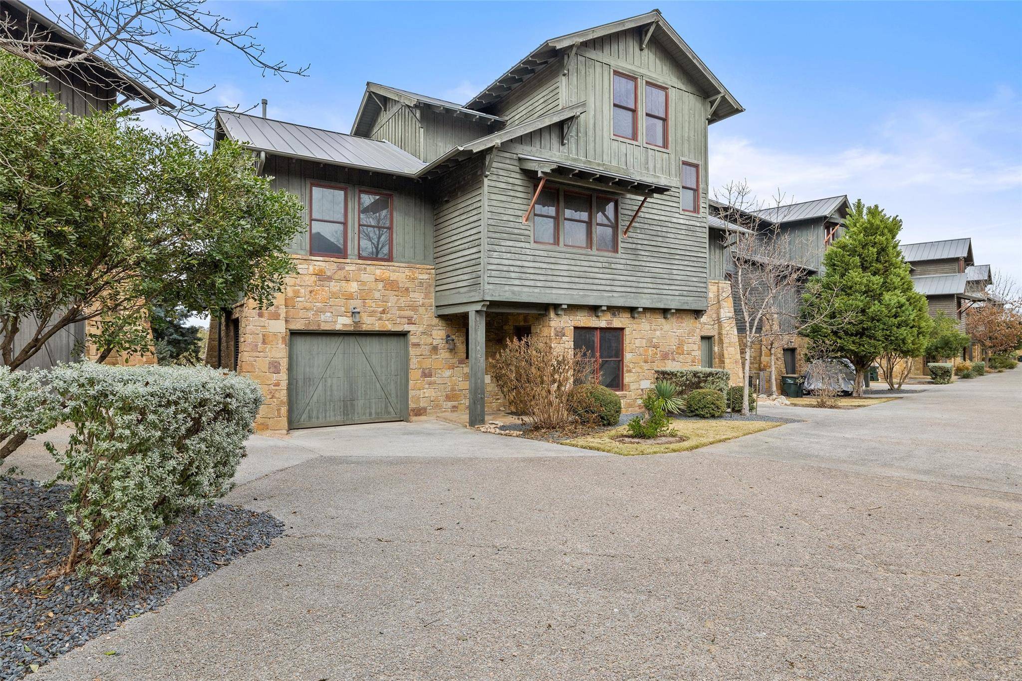 2217 Seabiscuit CV #127, Spicewood, TX 78669