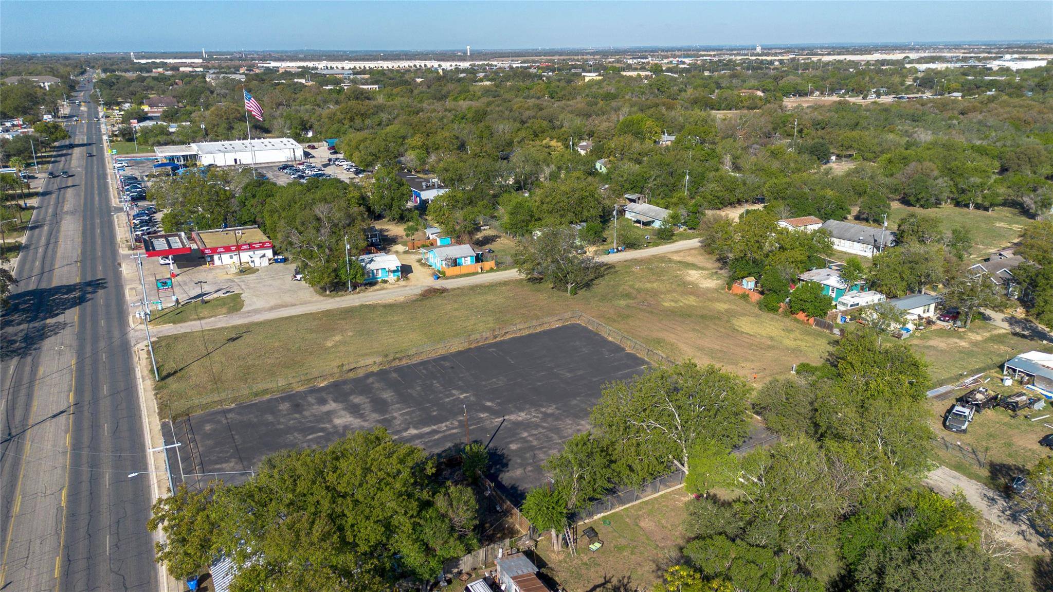 784 W Court ST, Seguin, TX 78155