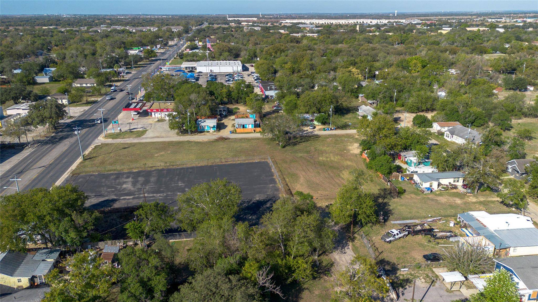 784 W Court ST, Seguin, TX 78155