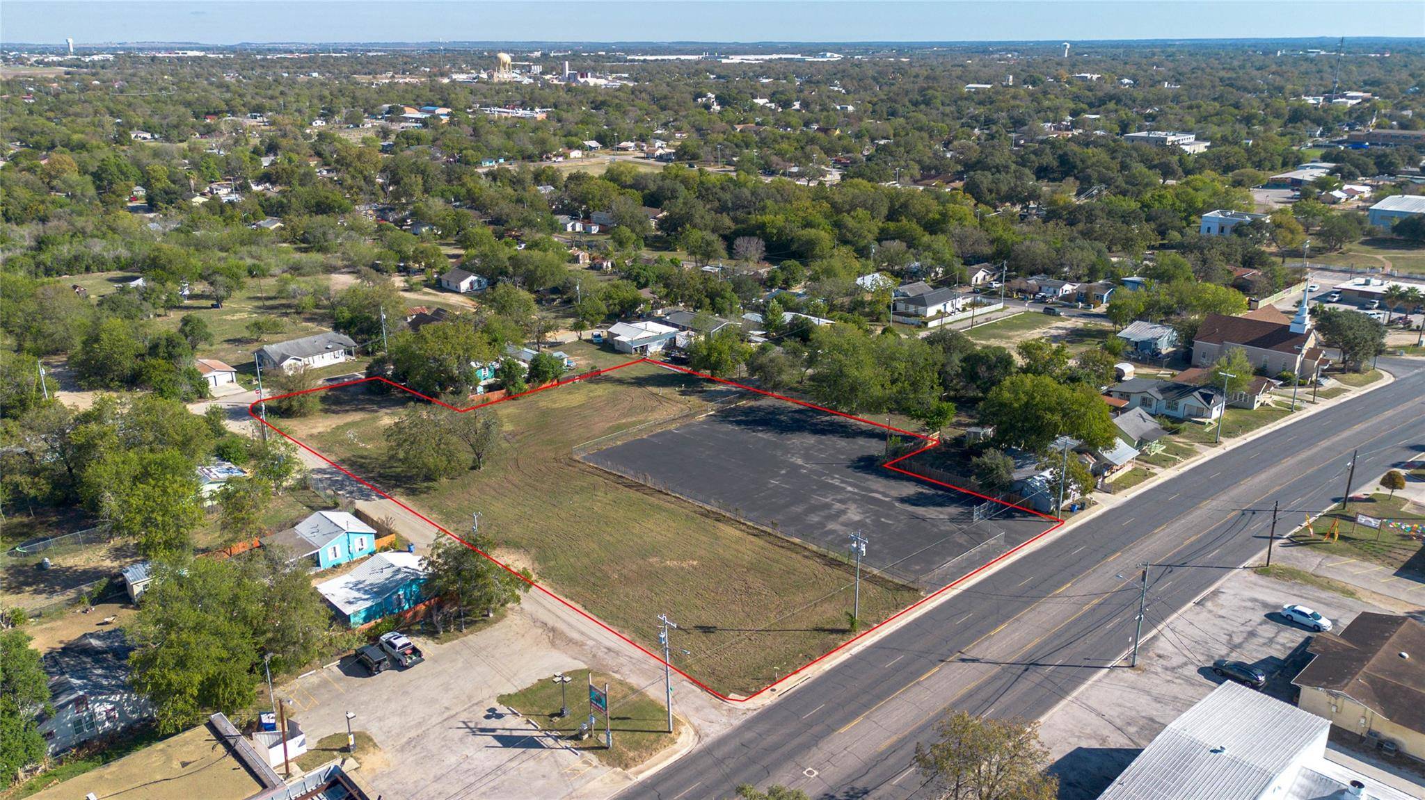 784 W Court ST, Seguin, TX 78155