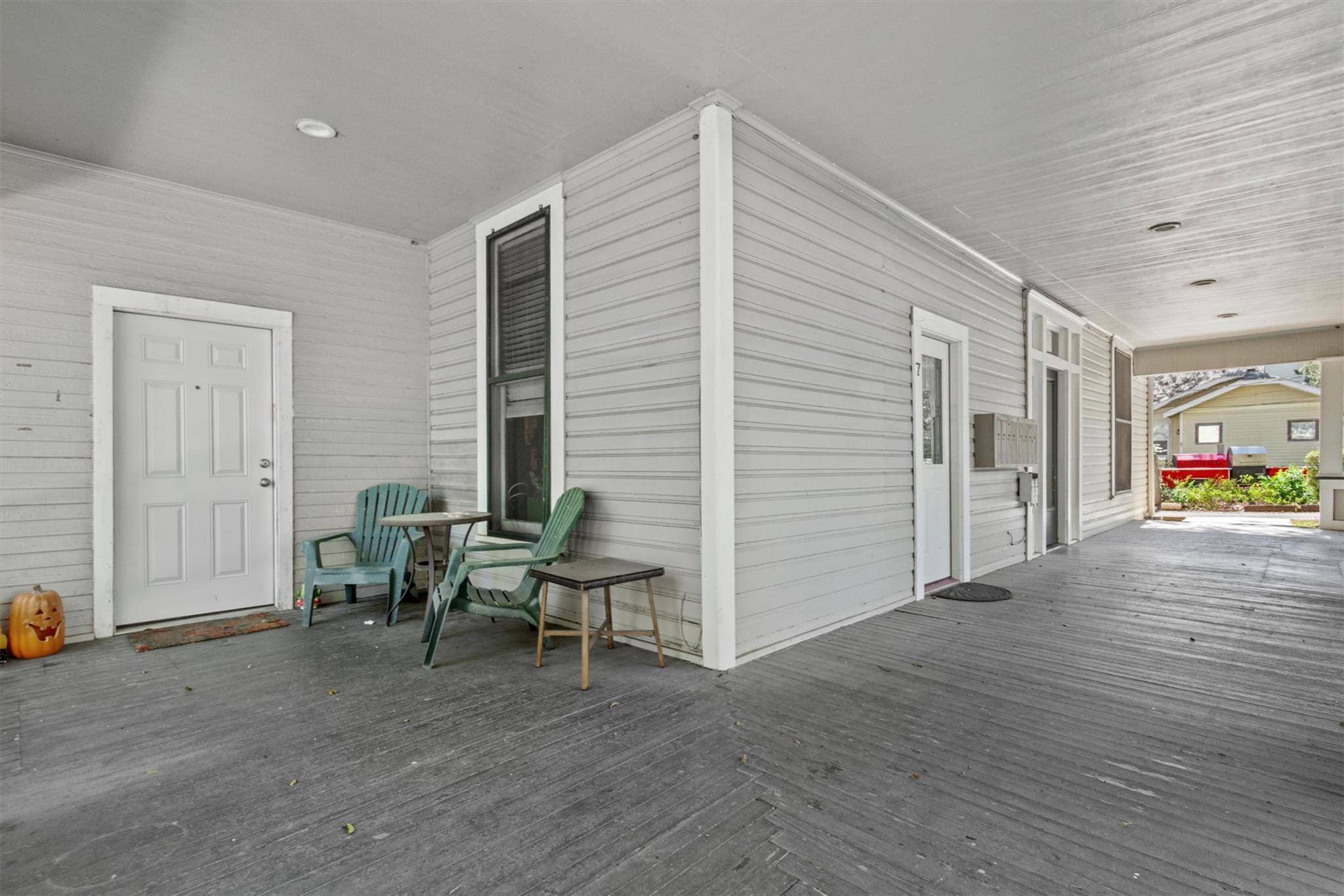 527 W San Antonio ST, San Marcos, TX 78666