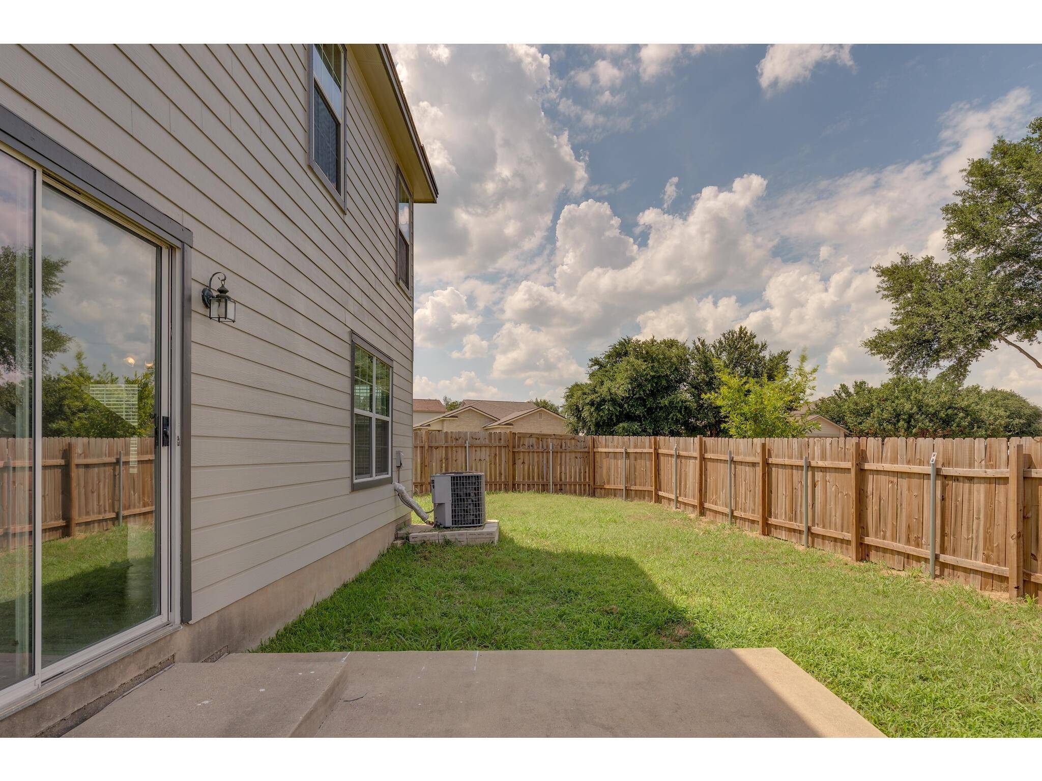 401 Blanco Woods BLVD, Elgin, TX 78621