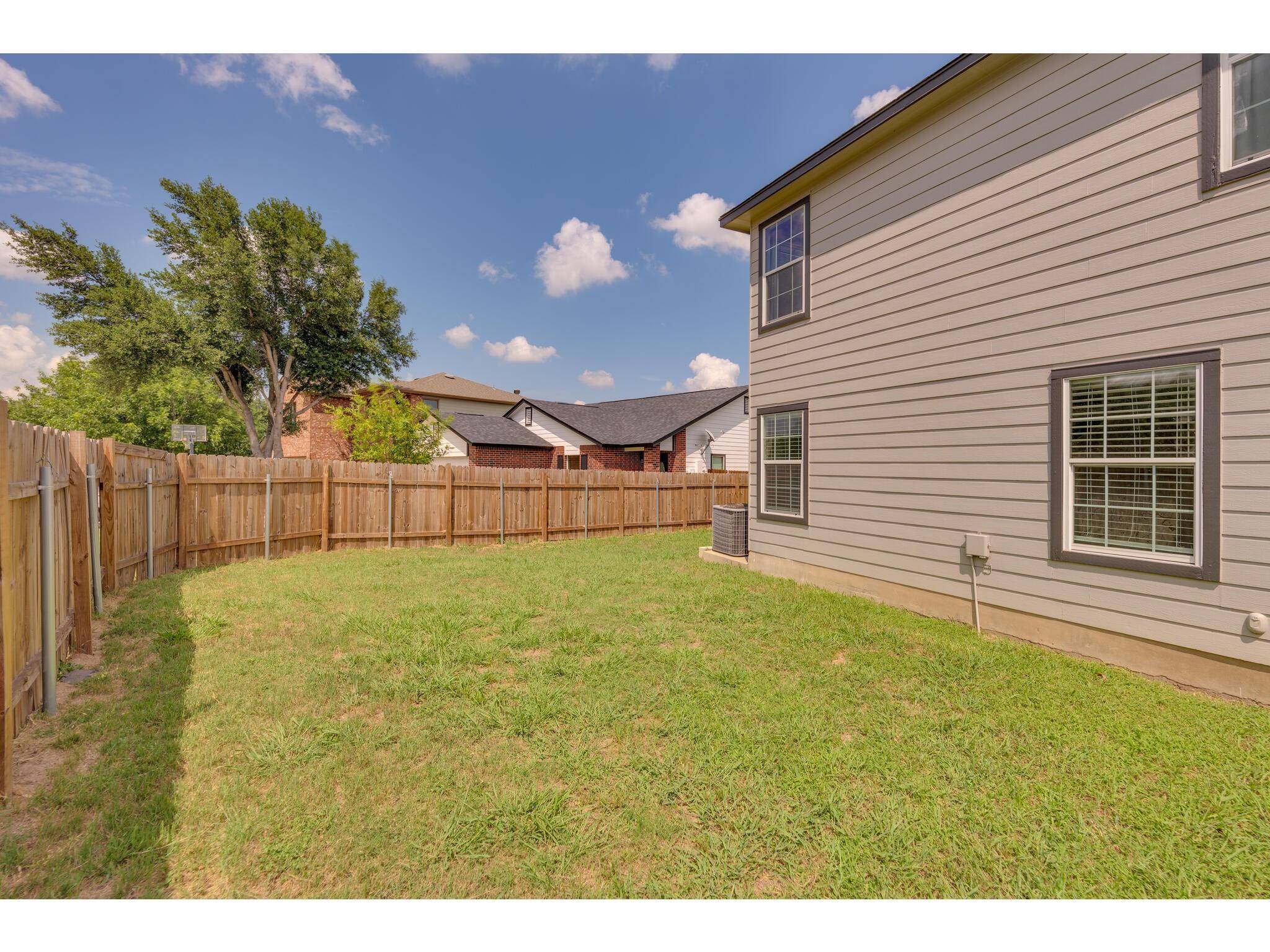 401 Blanco Woods BLVD, Elgin, TX 78621