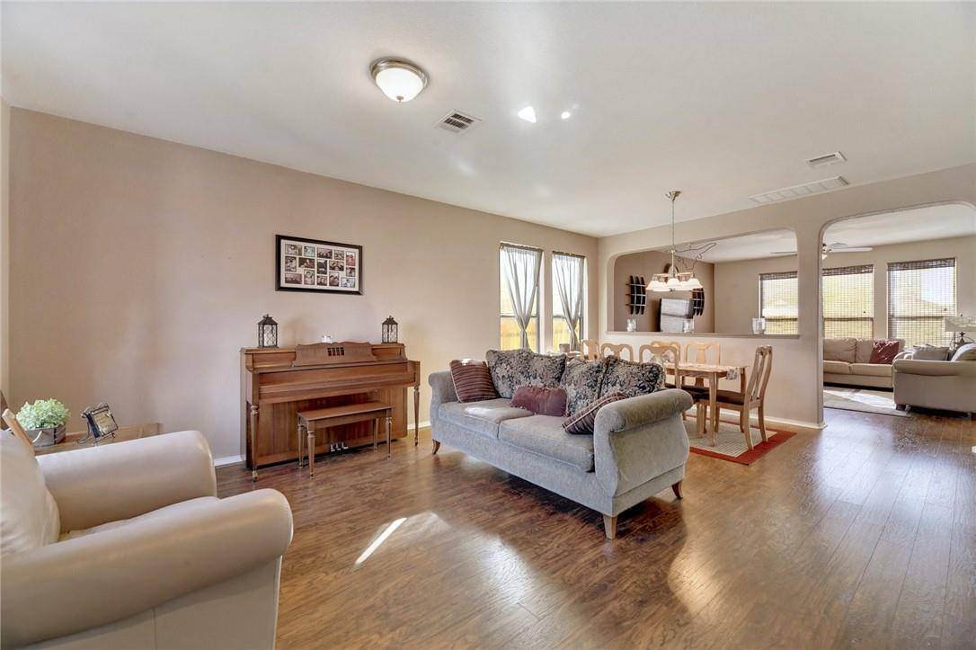 145 Rudy LN, Kyle, TX 78640