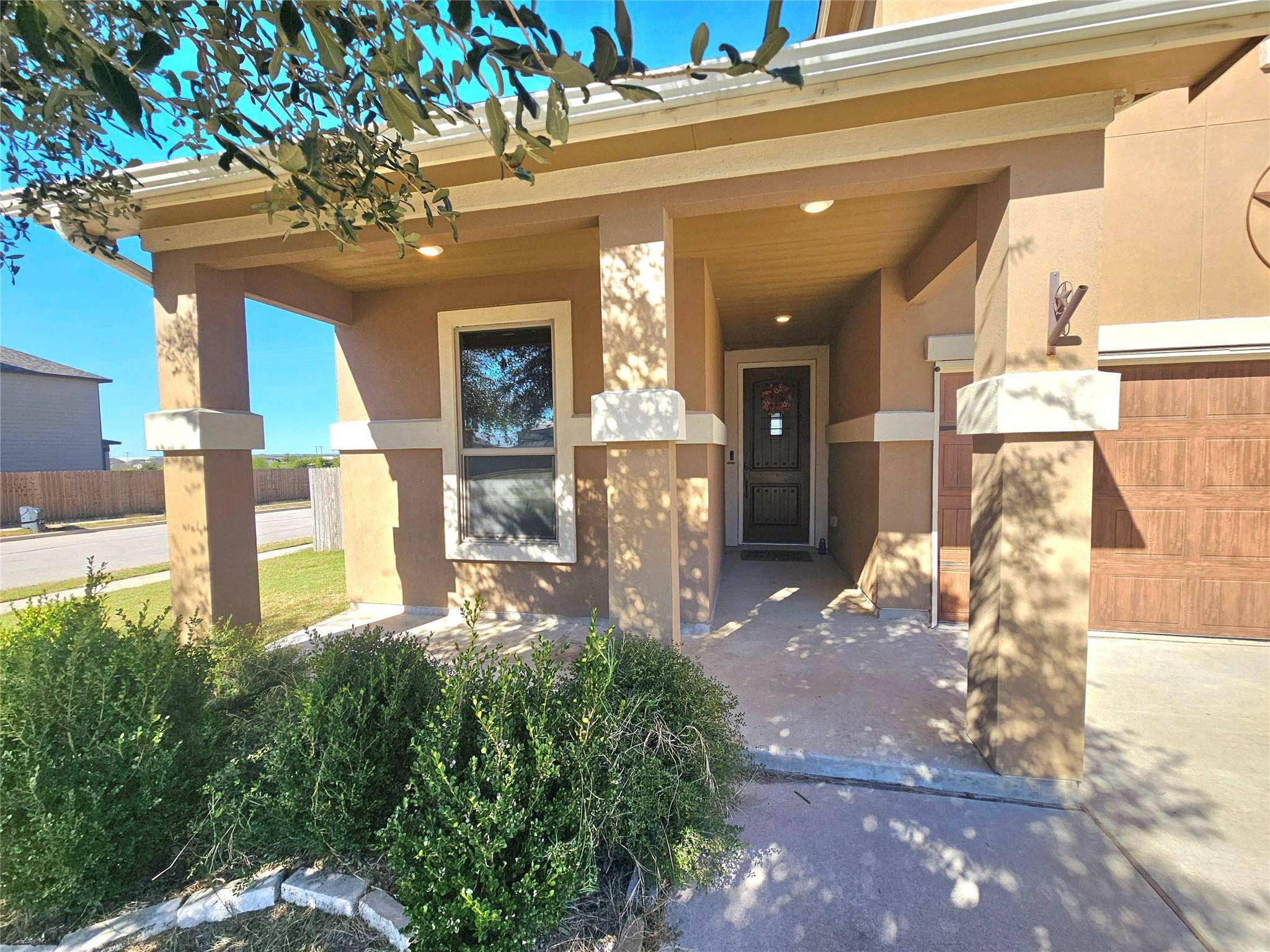120 Schuylerville DR, Elgin, TX 78621