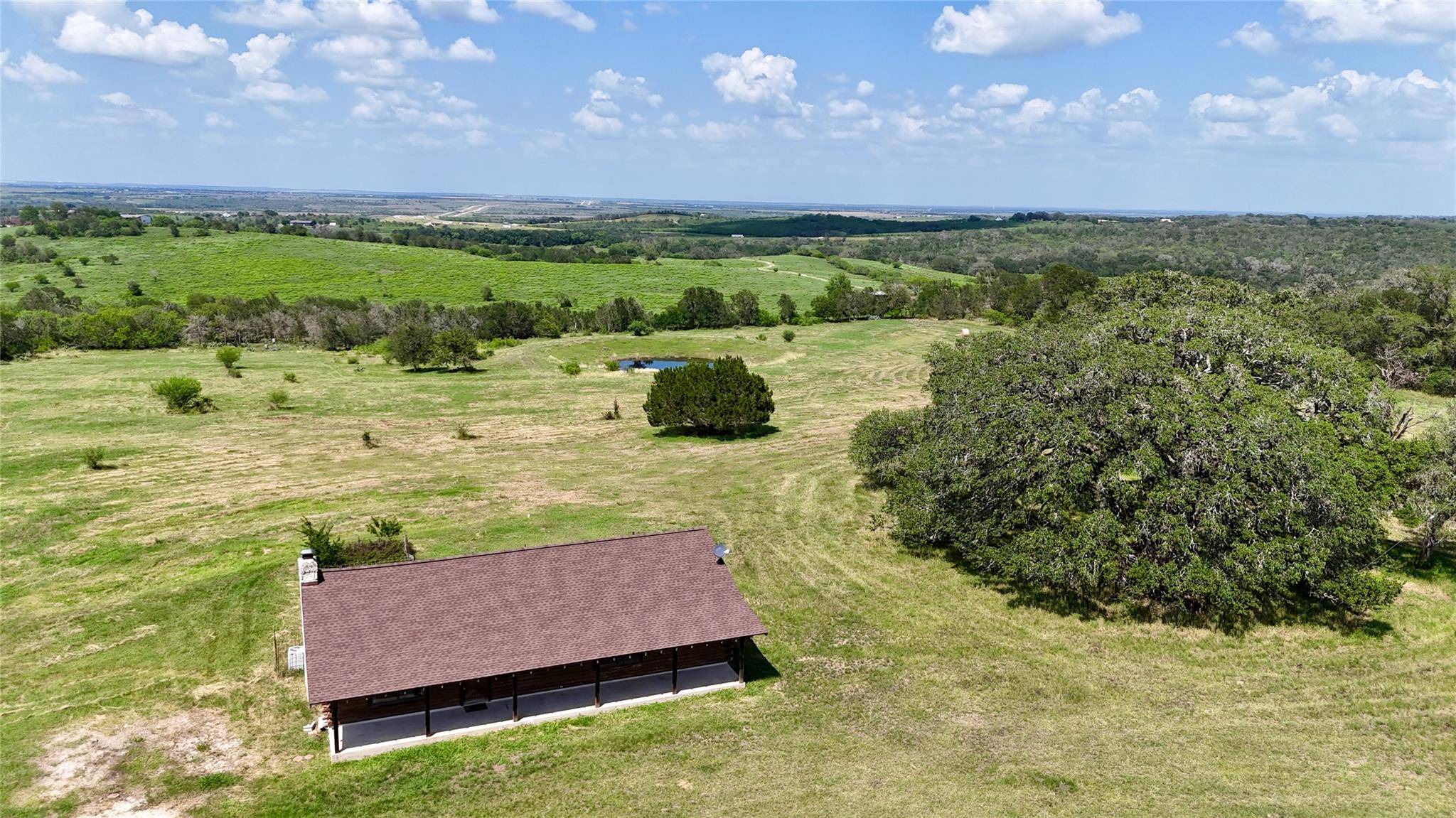 2725 Old Lehmann RD, Kingsbury, TX 78638