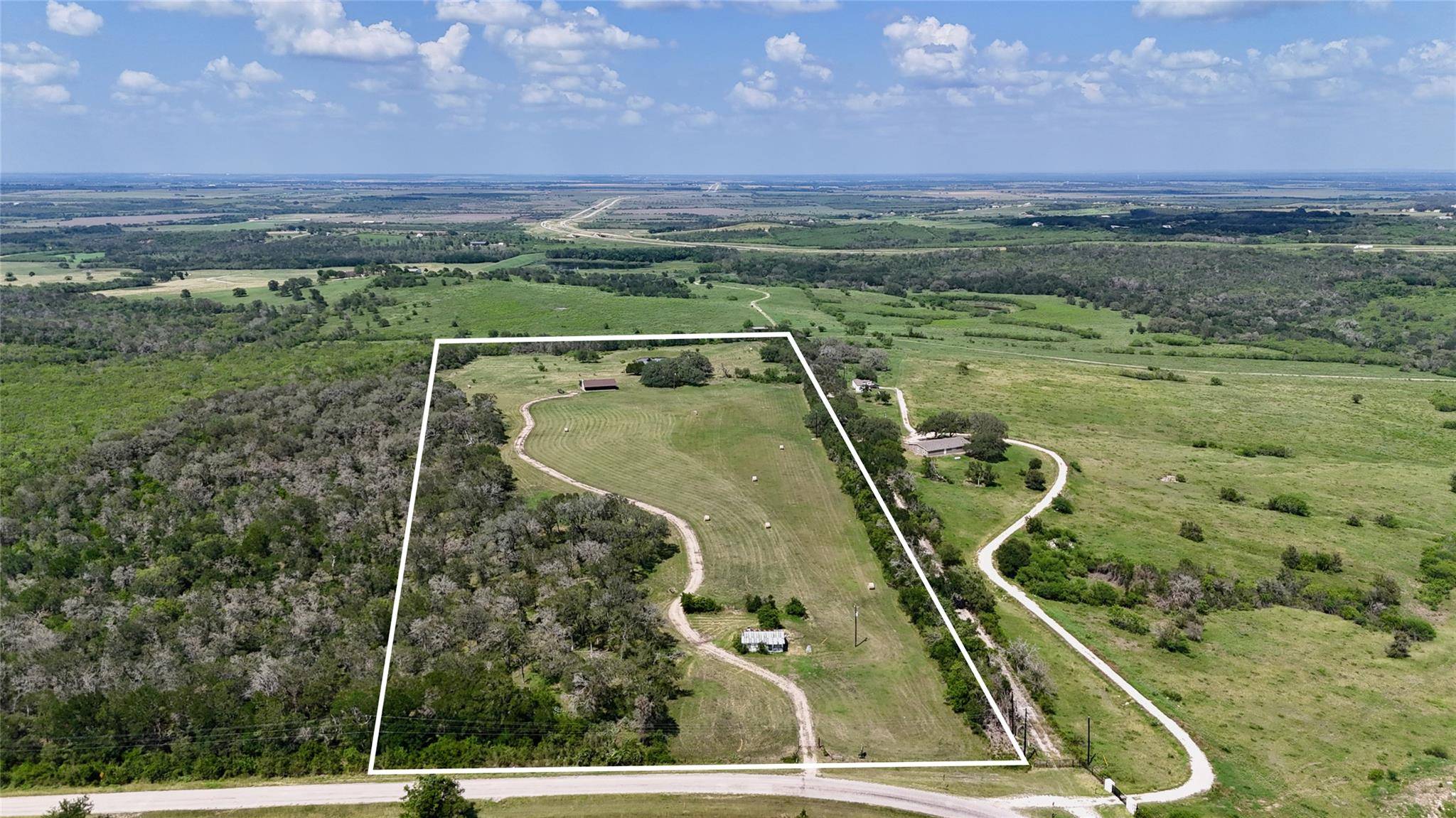 2725 Old Lehmann RD, Kingsbury, TX 78638