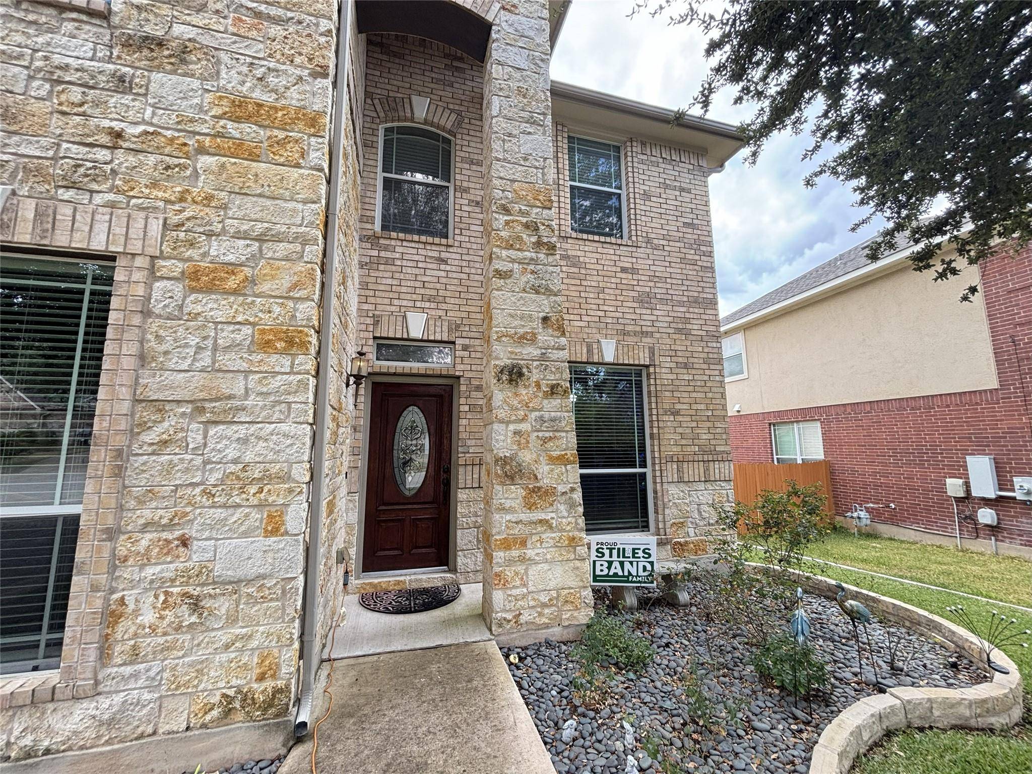 705 S Frontier LN, Cedar Park, TX 78613