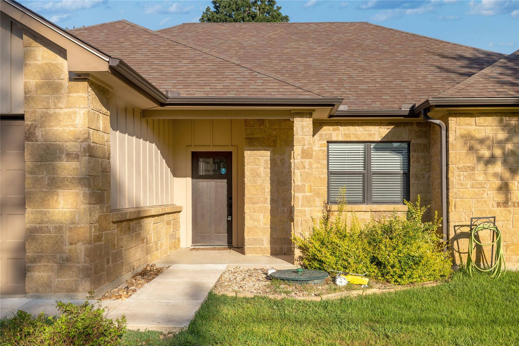 122 N Pohakea DR, Bastrop, TX 78602