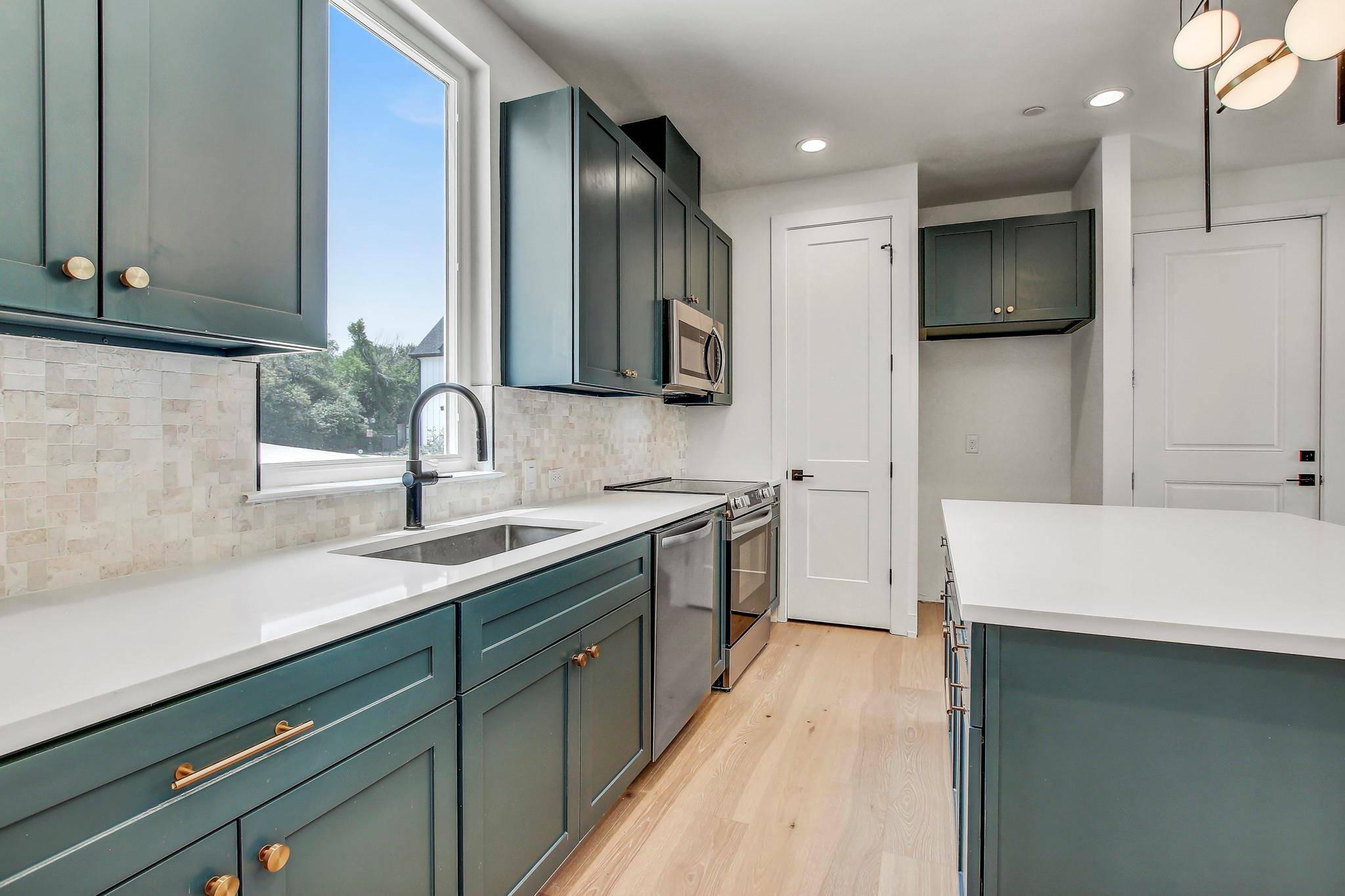 4127 E 12th ST #5, Austin, TX 78721