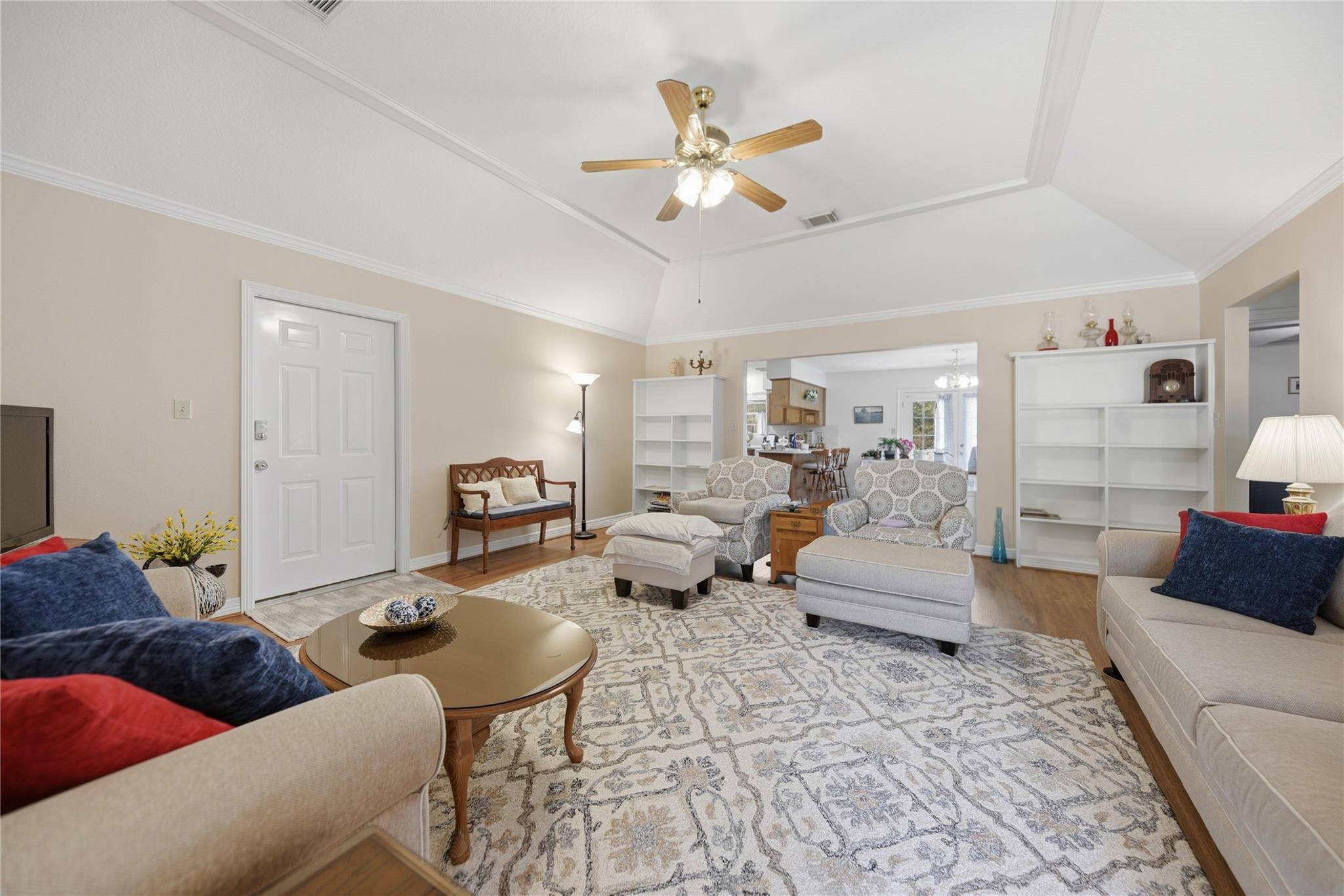319 Shady Acres LN, Brenham, TX 77833