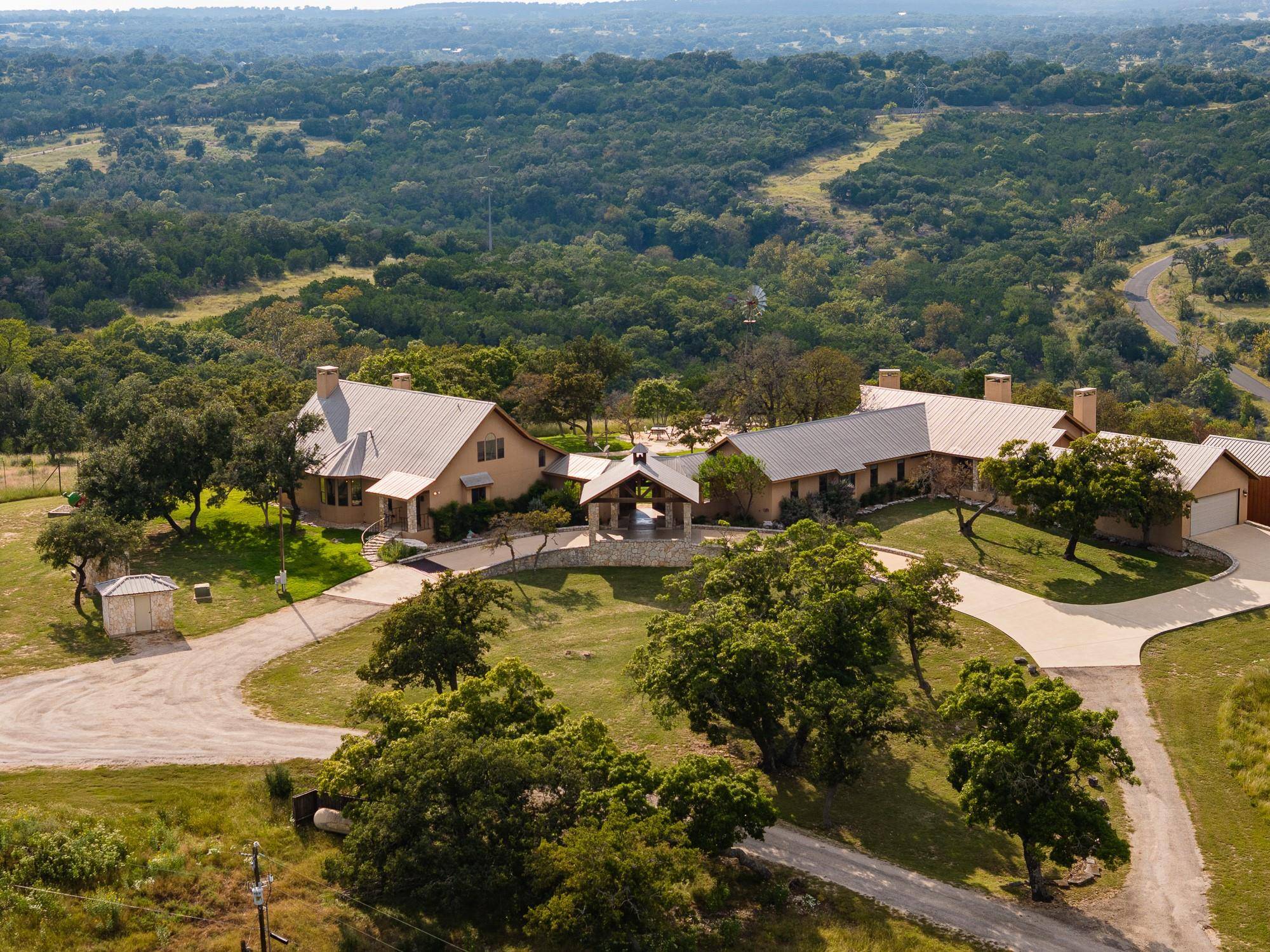 994 Upper Turtle Creek RD, Kerrville, TX 78028