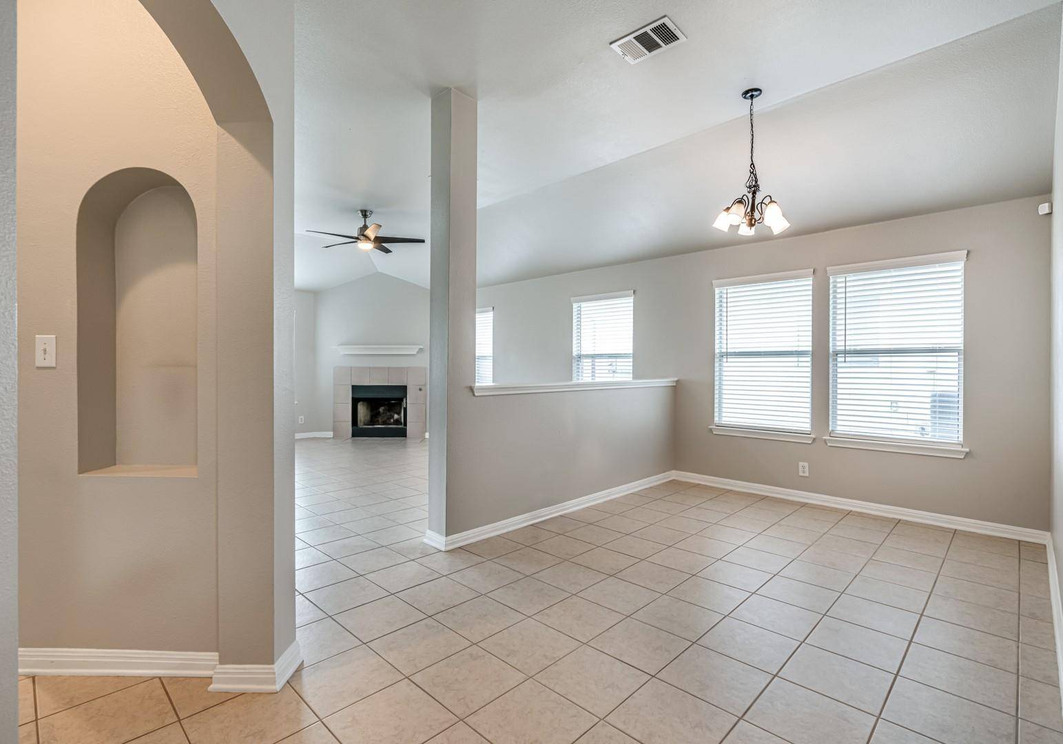 8518 Trumpet CIR, Converse, TX 78109