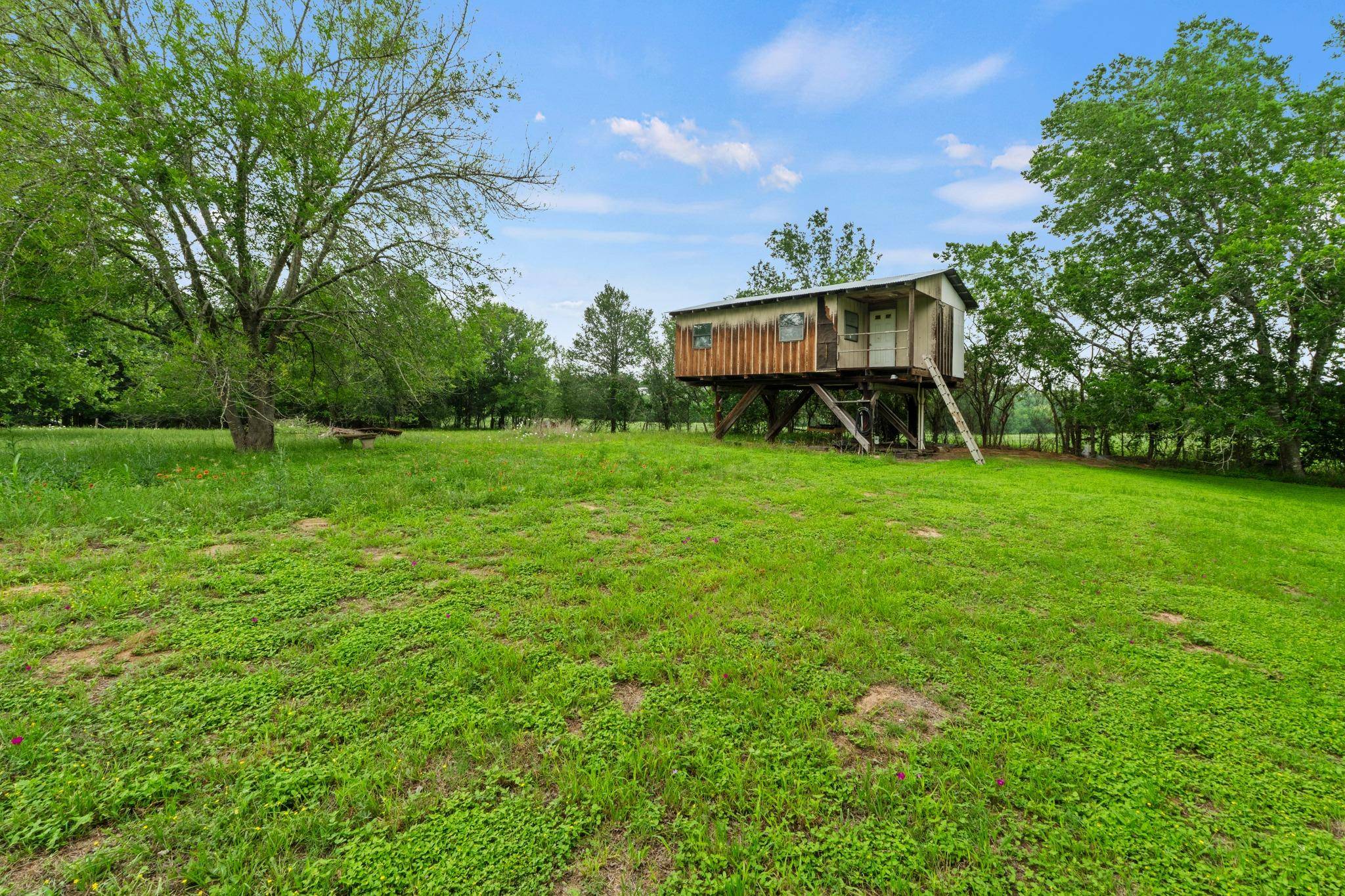 429 Hidden Shores Lp RD, Smithville, TX 78957