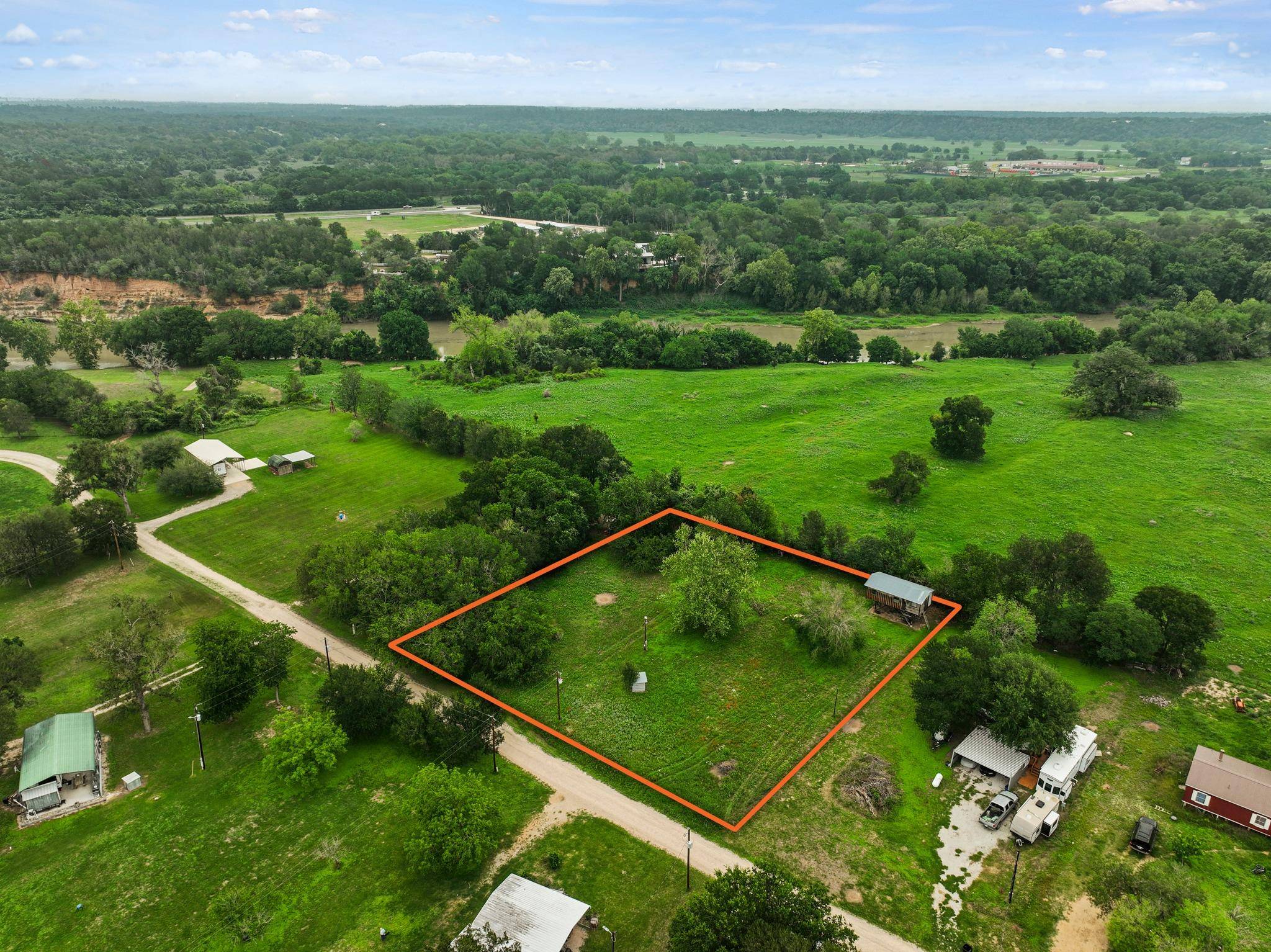 429 Hidden Shores Lp RD, Smithville, TX 78957