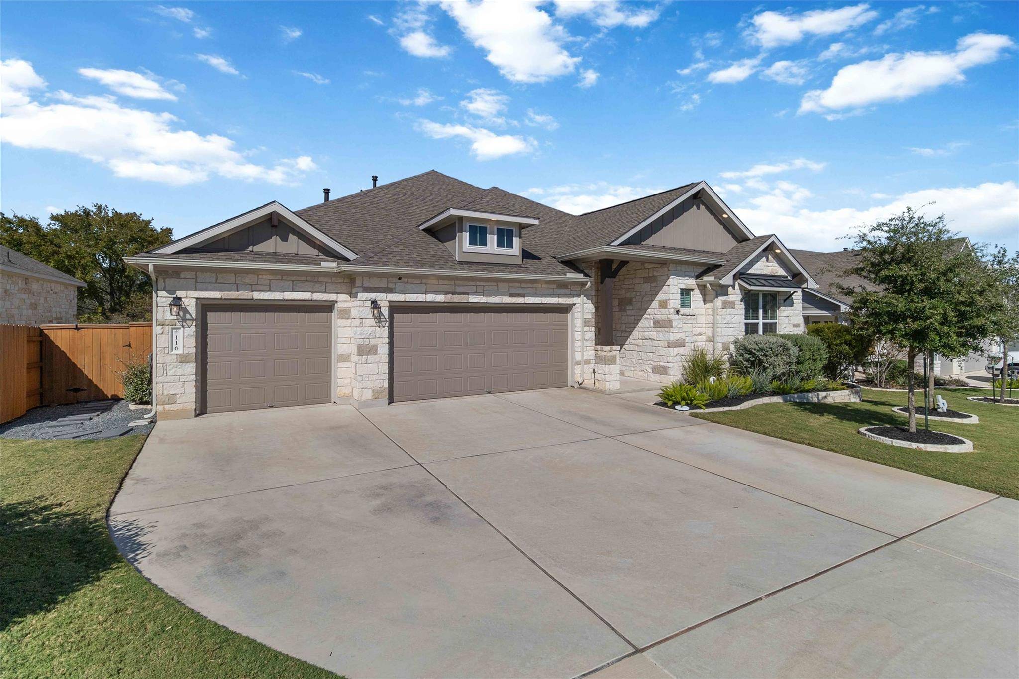 116 Charles Zanco DR, Bastrop, TX 78602