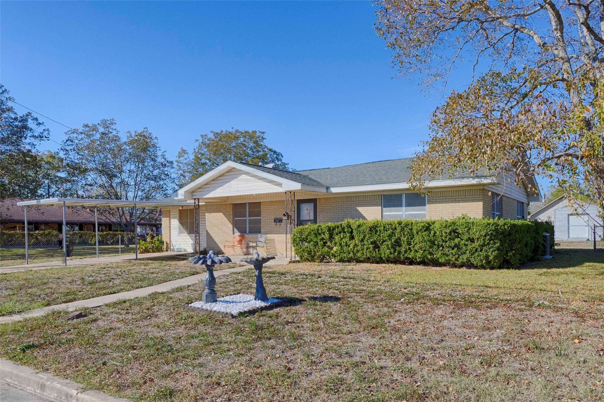 507 South ST, Schulenburg, TX 78956