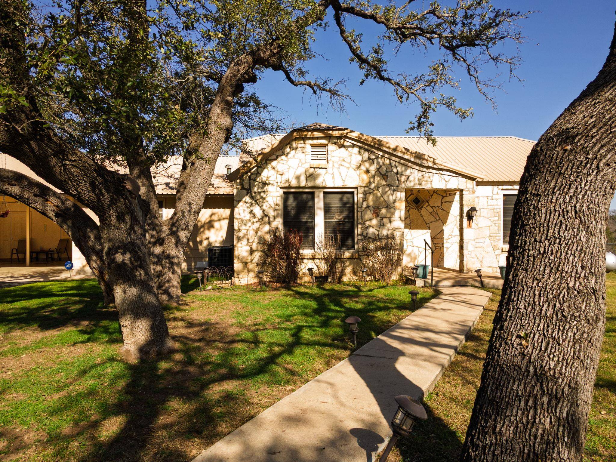 1003 N Ridge ST, Lampasas, TX 76550