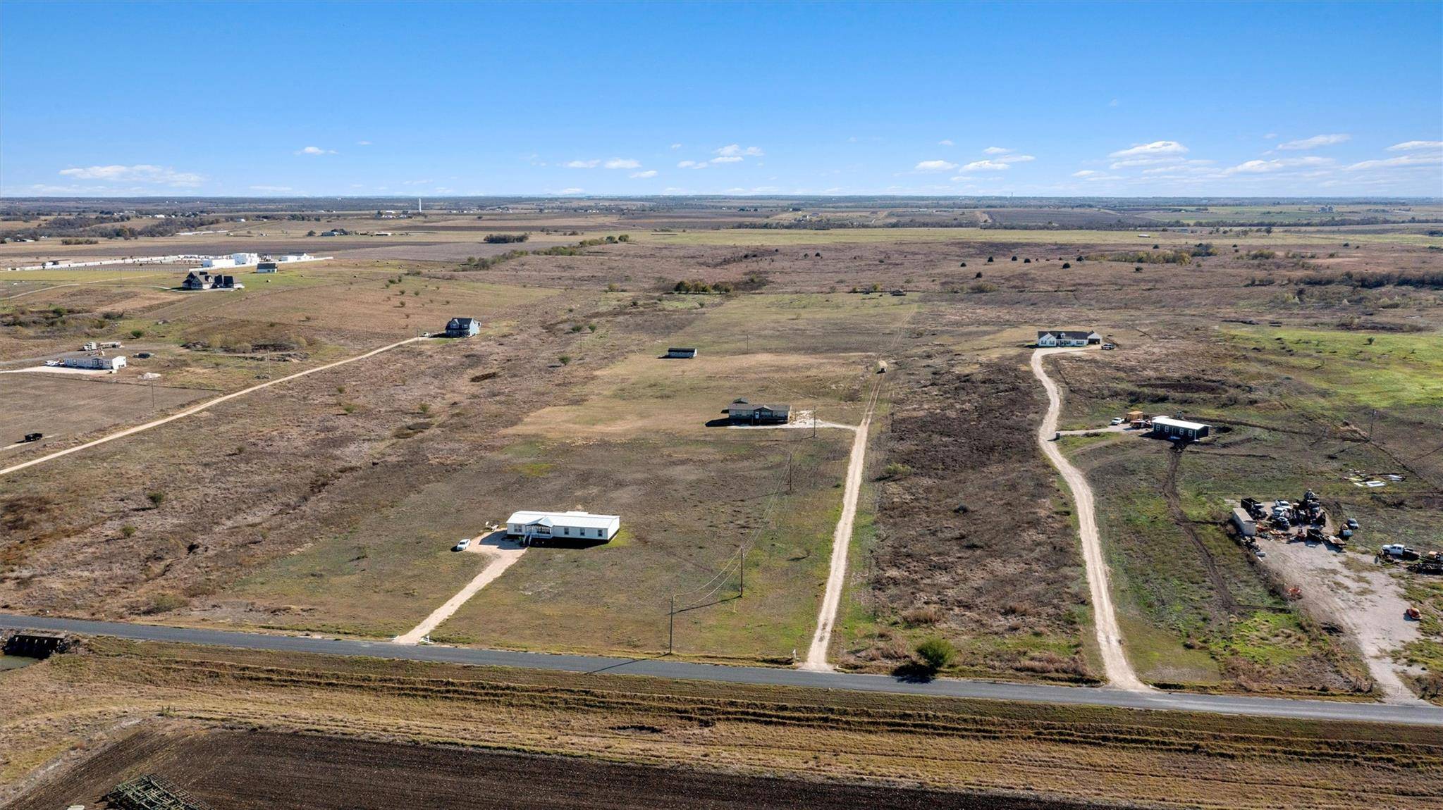 422 County Road 451 RD, Coupland, TX 78615