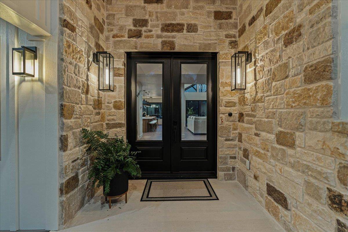 202 Hub DR, Wimberley, TX 78676