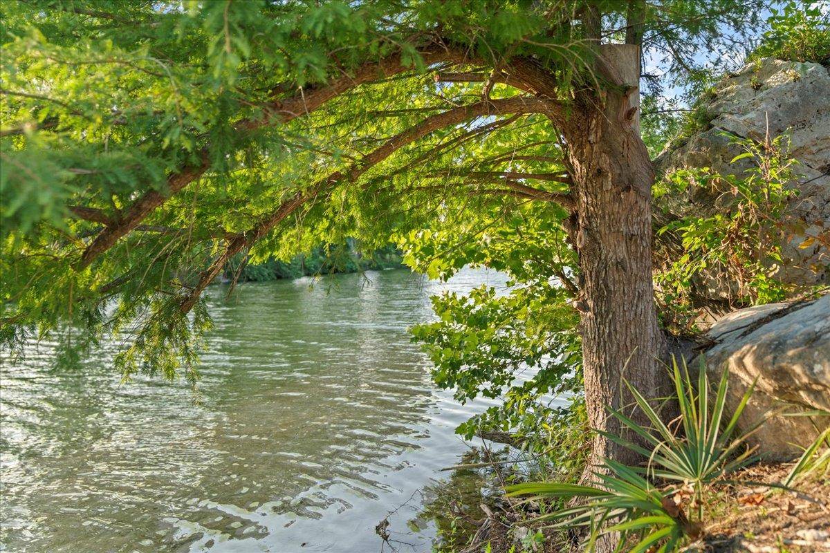 202 Hub DR, Wimberley, TX 78676