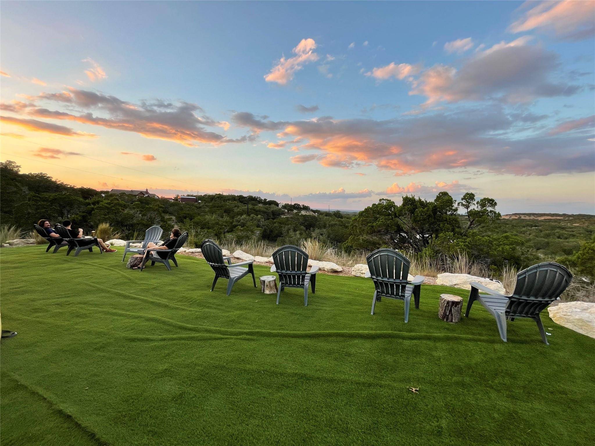 530 Pioneer TRL, Dripping Springs, TX 78620