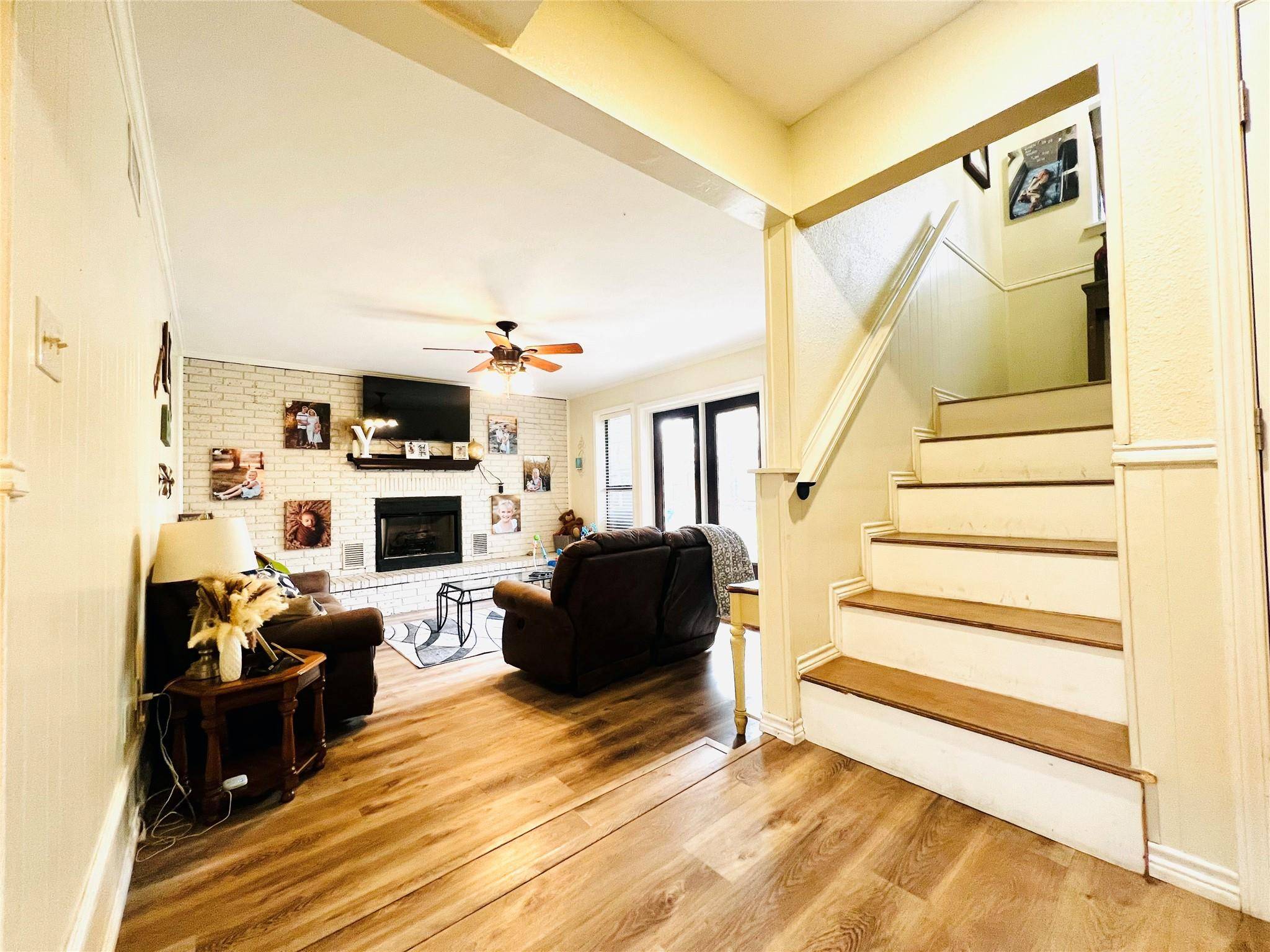 1904 N Hoover Ave, Cameron, TX 76520