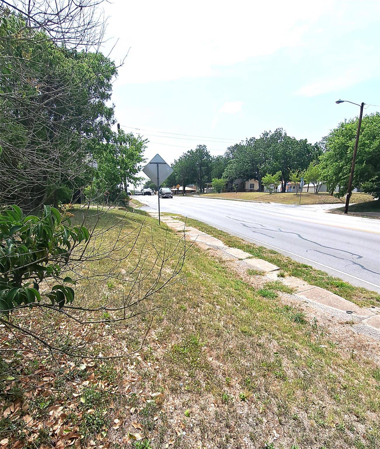 318 Burkett ST, Taylor, TX 76574